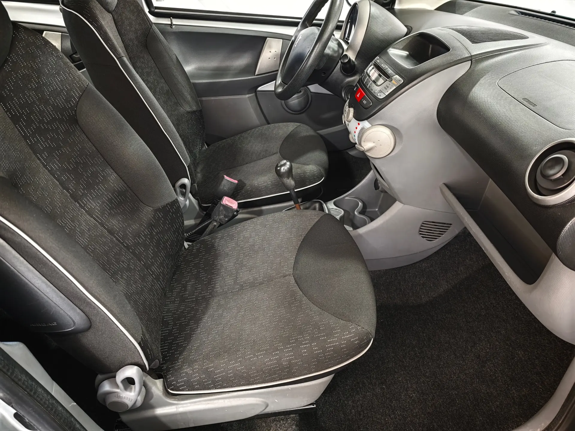 Peugeot 107 1.0 Active 21