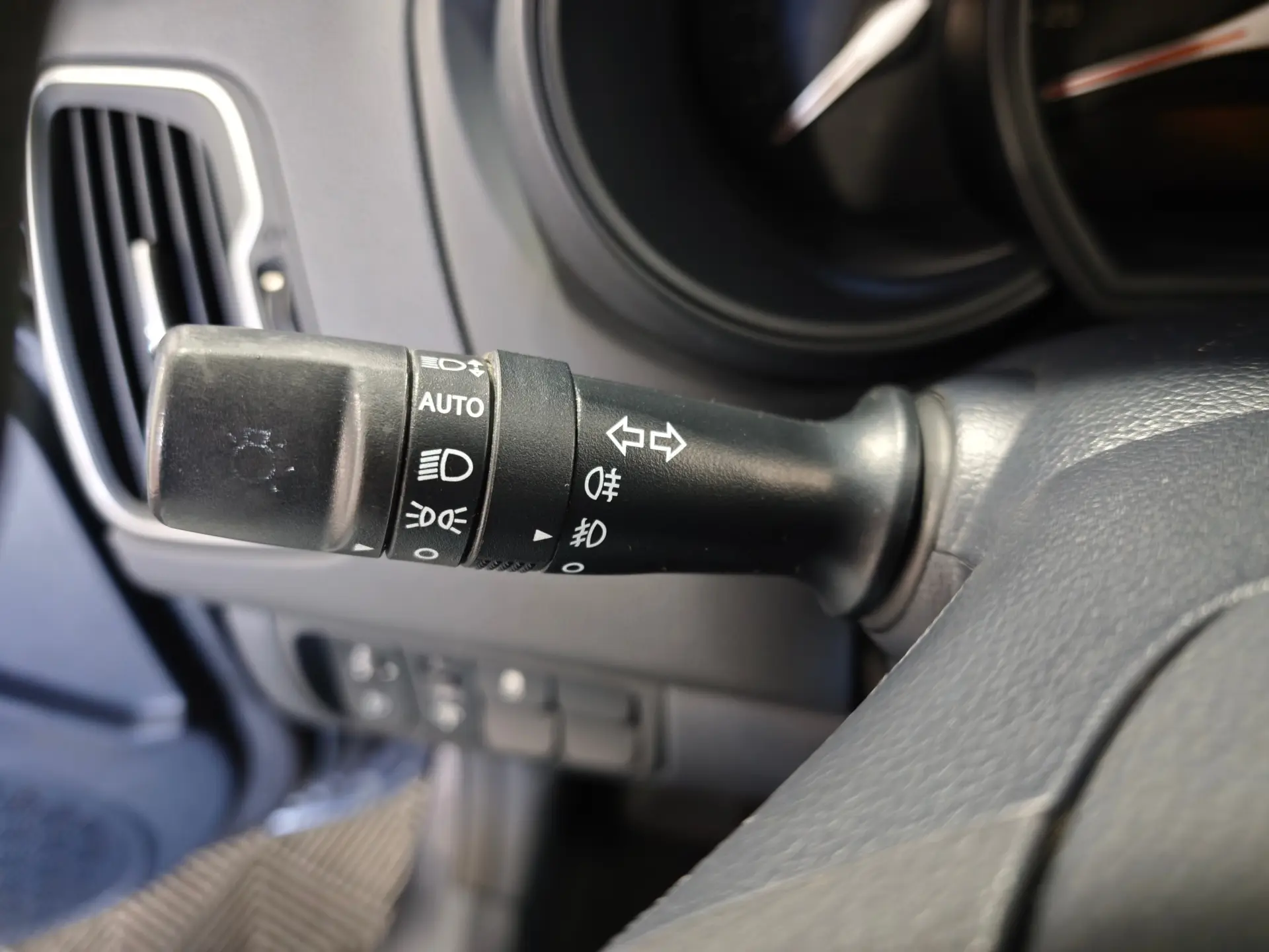 Kia Rio 1.2 CVVT More 15