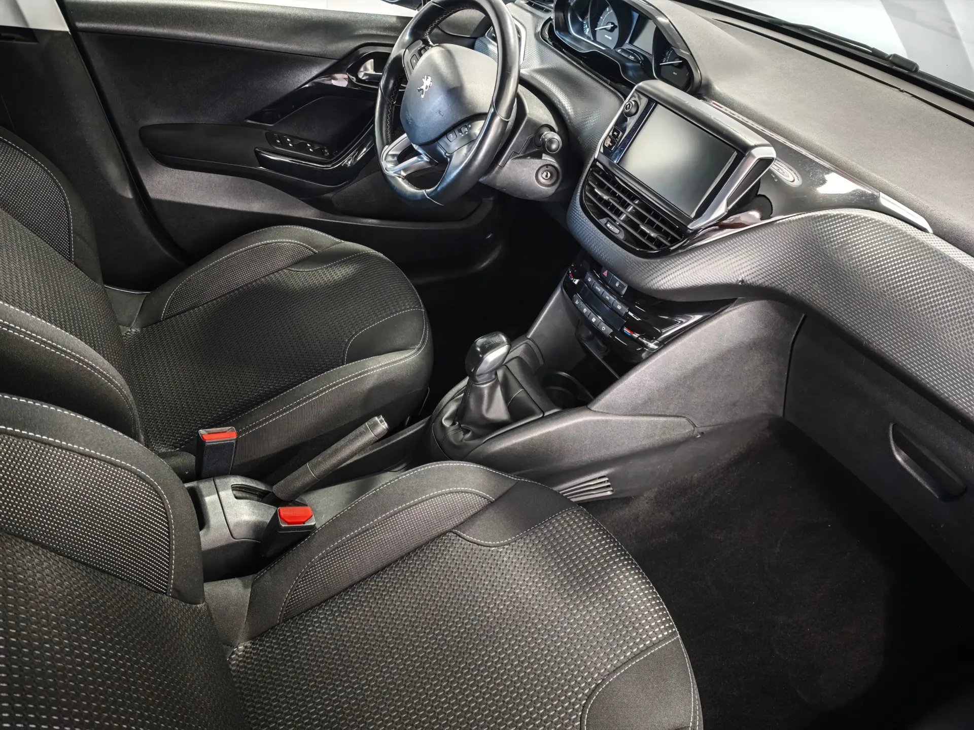 Peugeot 208 1.2 PureTech Allure 24