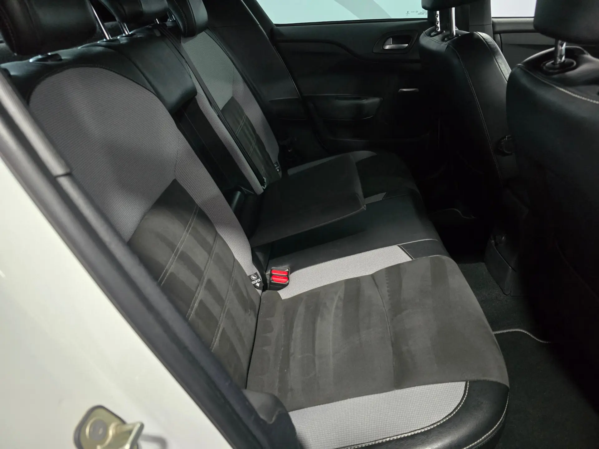 Citroën DS4 1.6 BlueHDi So Chic EAT6 19