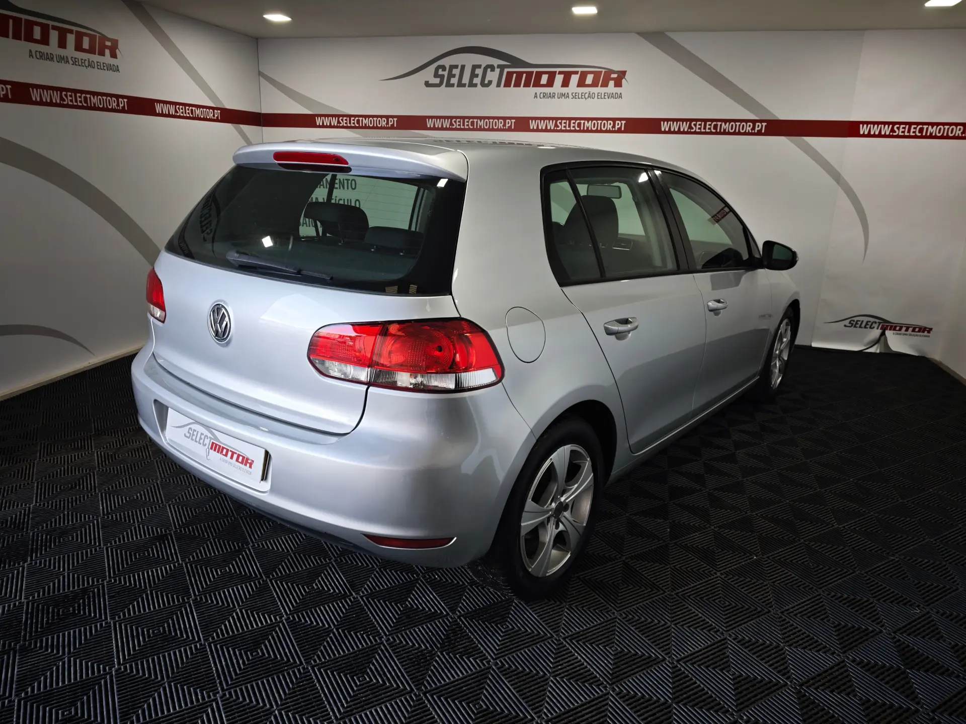Volkswagen Golf 1.6 TDi Confortline 5