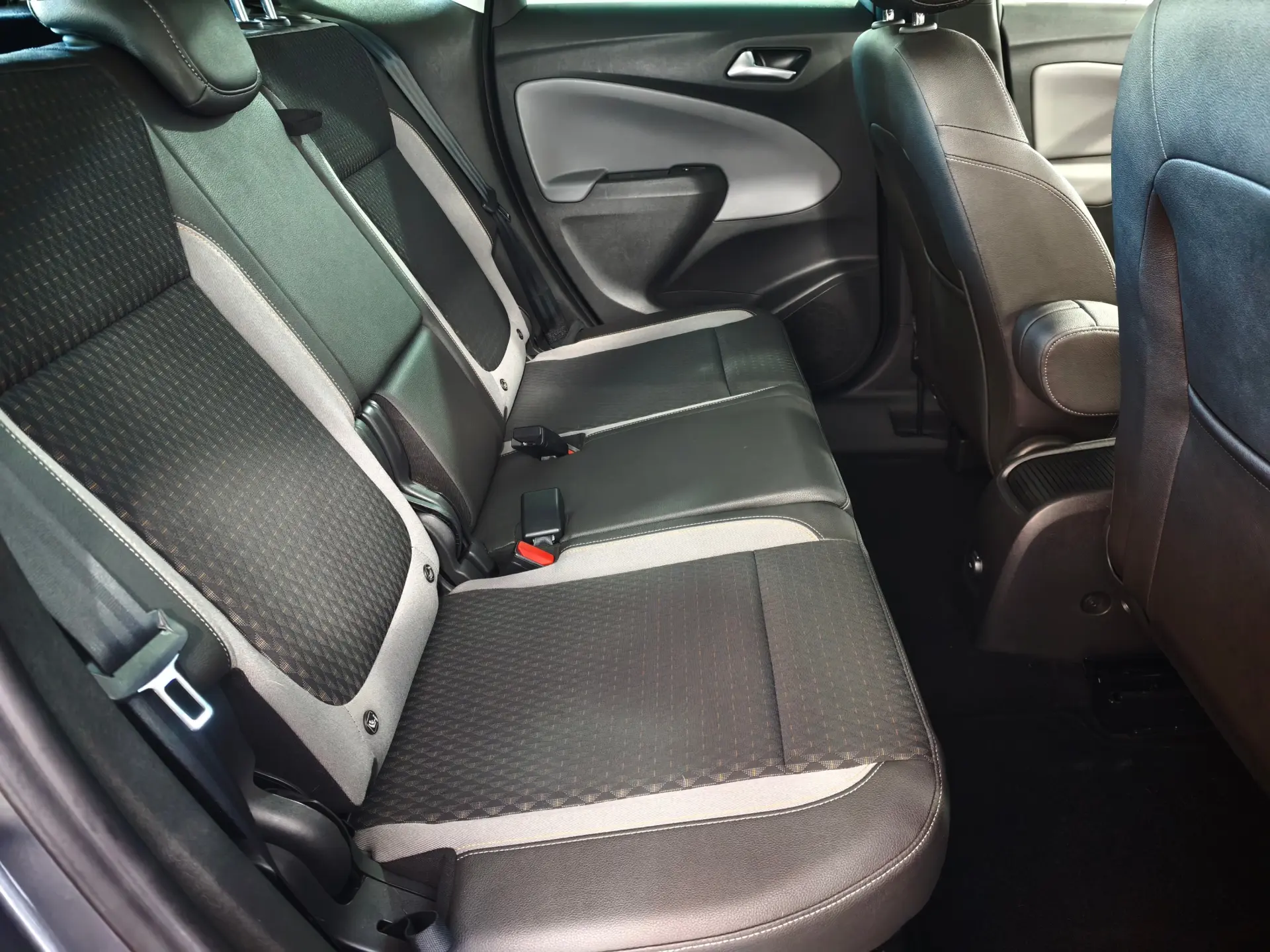 Opel Crossland X 1.6 CDTi Innovation 23