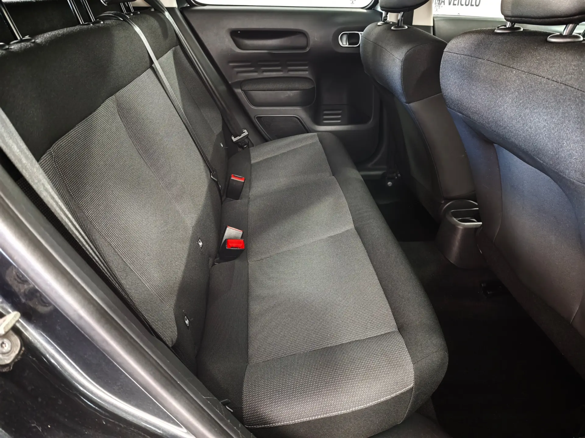Citroen C4 Cactus 1.2 PureTech Shine 19