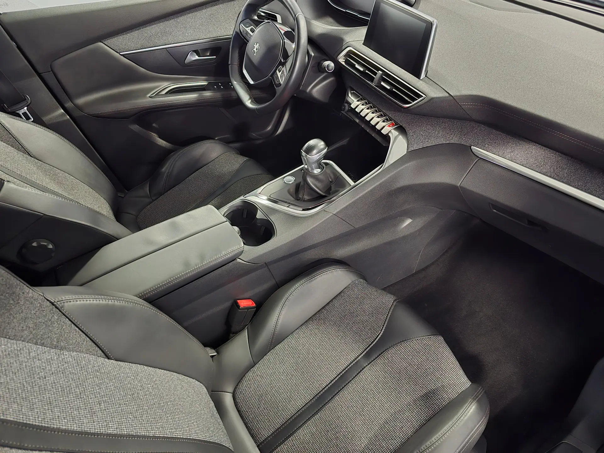 Peugeot 3008 1.2 PureTech Active Pack 22