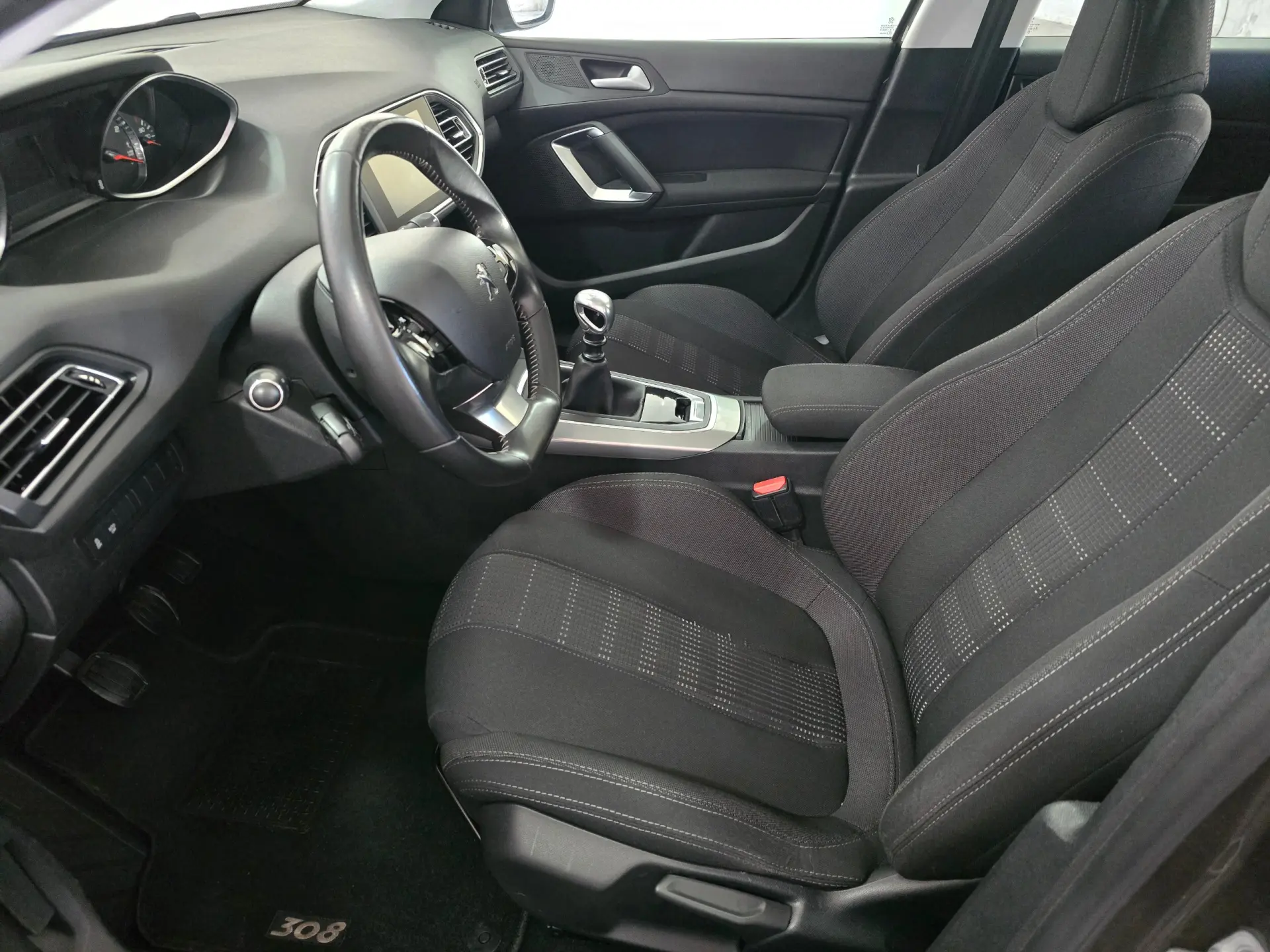 Peugeot 308 1.2 PureTech Allure Pack 16