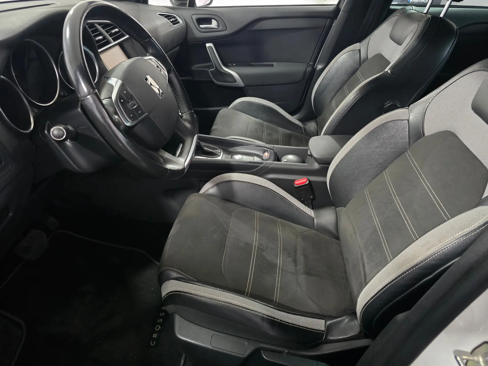 Citroën DS4 1.6 BlueHDi So Chic EAT6 16