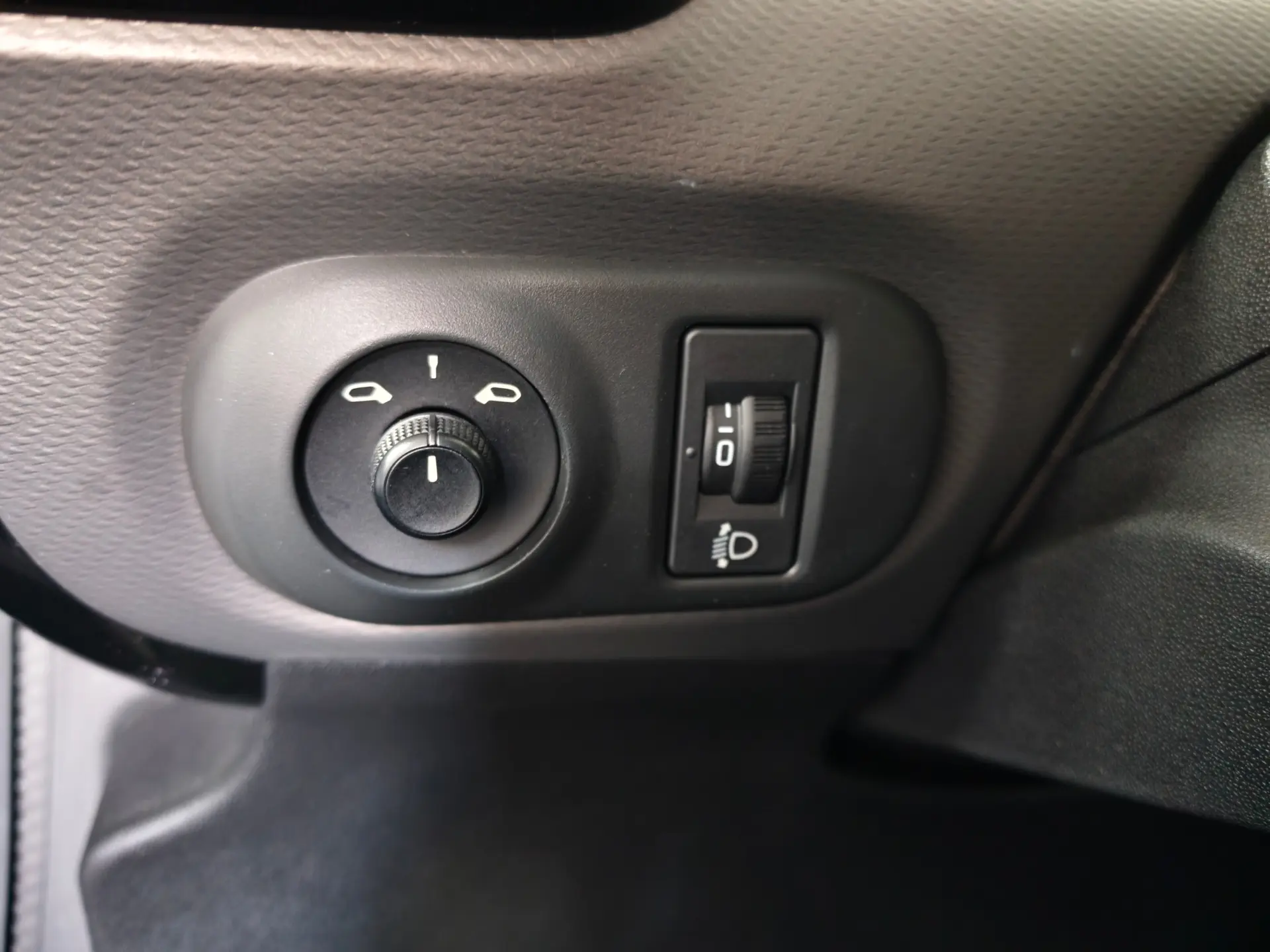 Citroen C4 Cactus 1.2 PureTech Shine 14