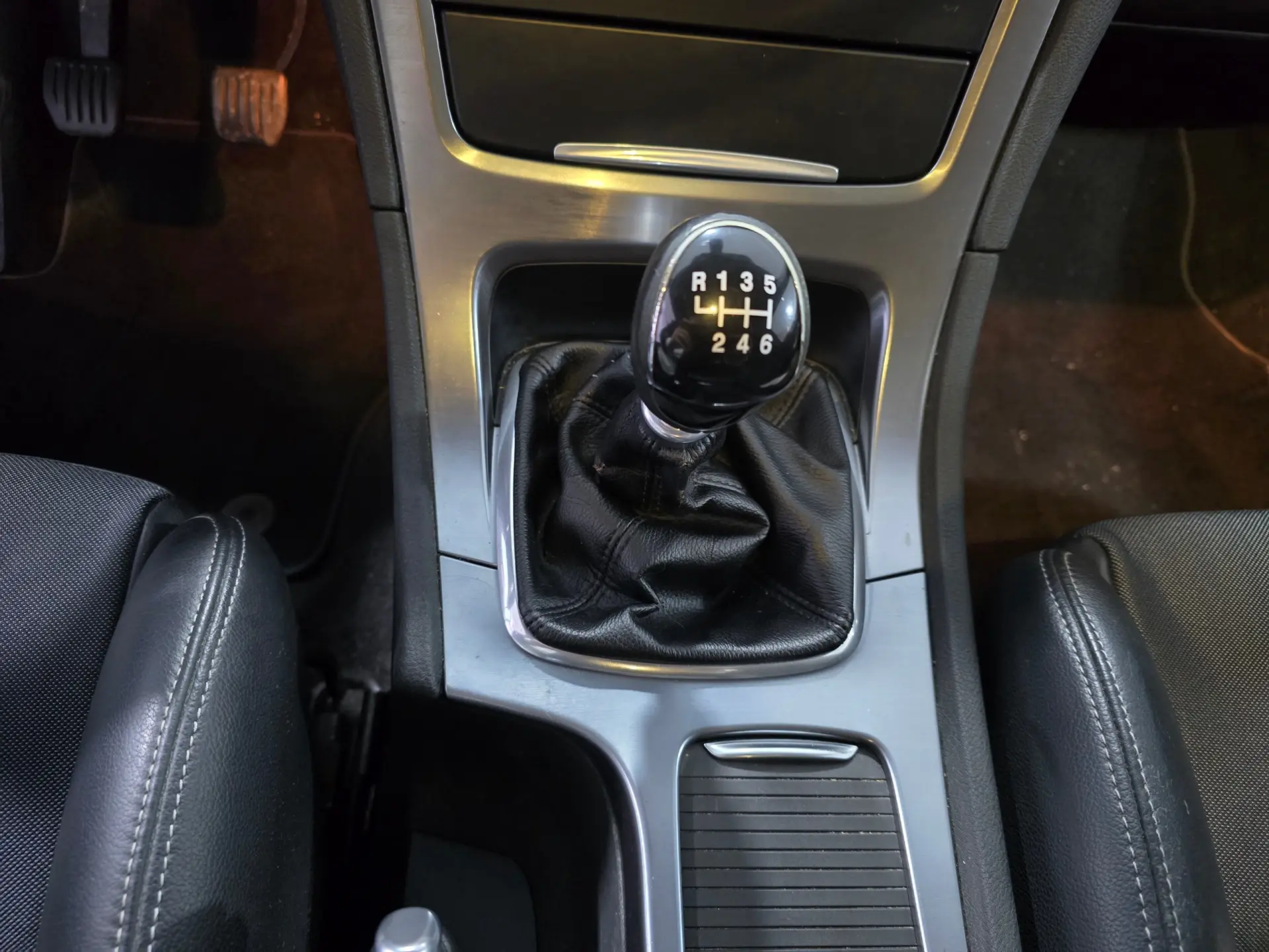 Ford Mondeo SW 1.6 TDCi Titanium 11