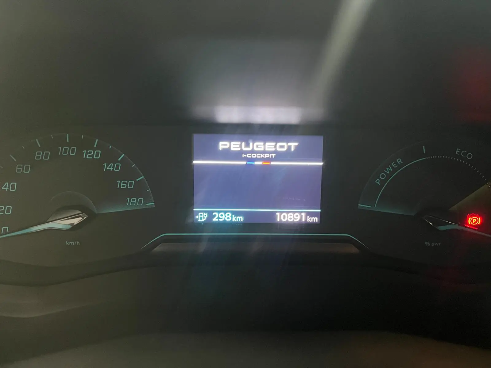 Peugeot e-2008 54 kWh SE Style 8