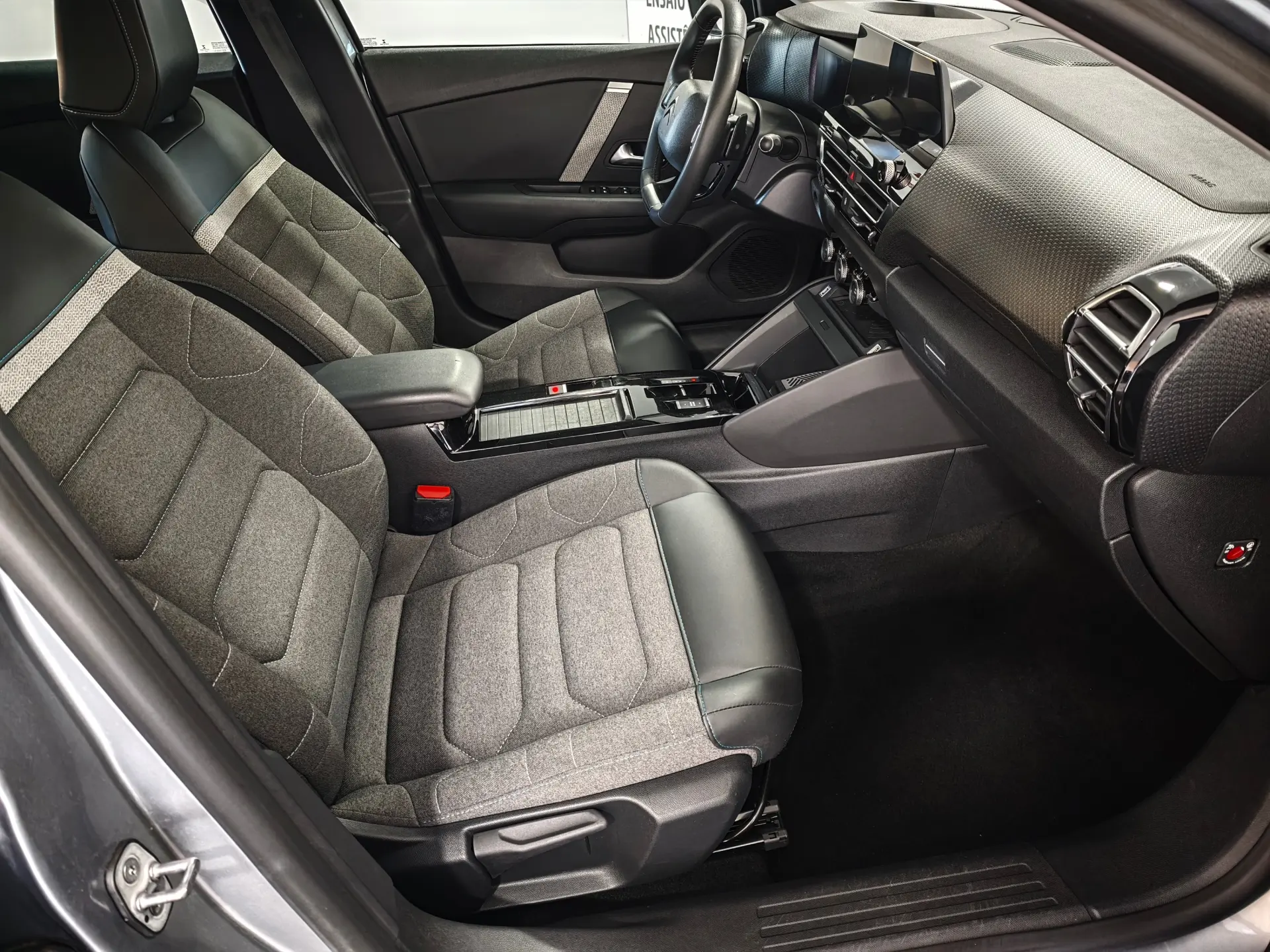 Citroen C4 PureTech 130 Stop&Start EAT8 FEEL PACK 28