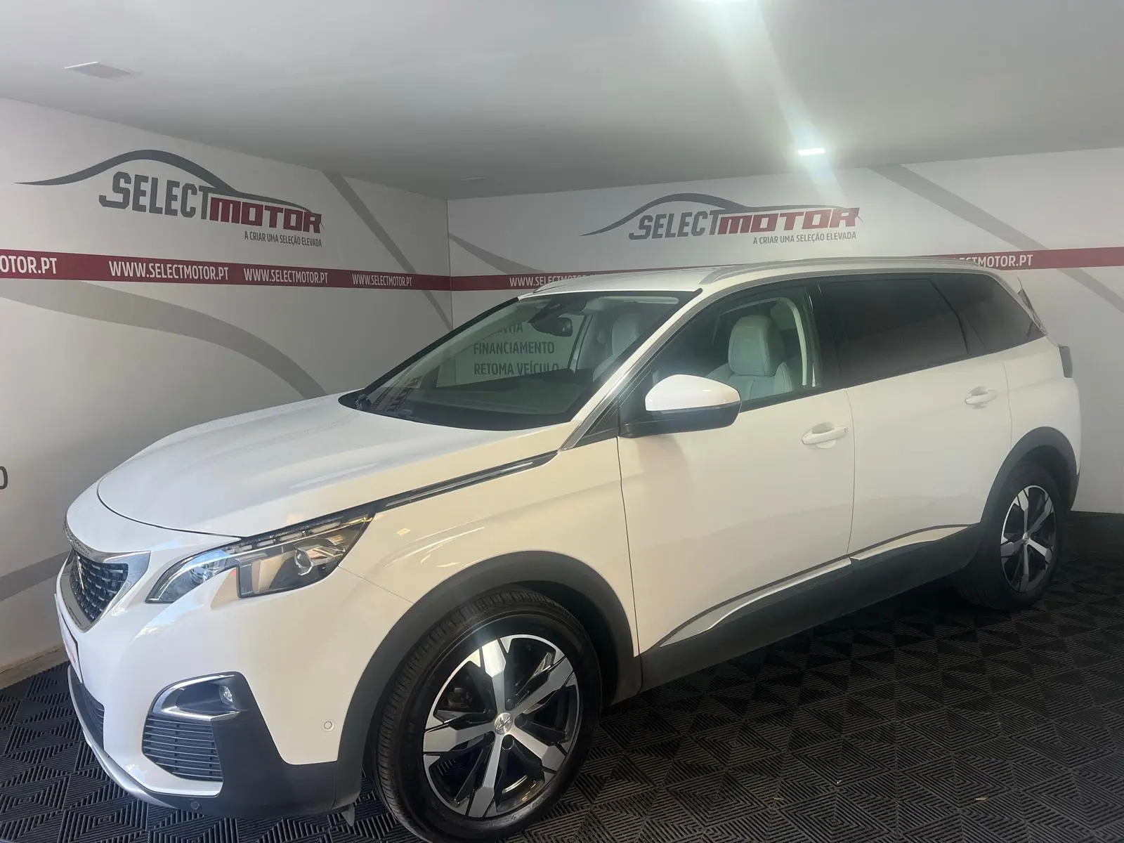 Peugeot 5008 PureTech 130 Stop & Start Allure Business-Pack 1