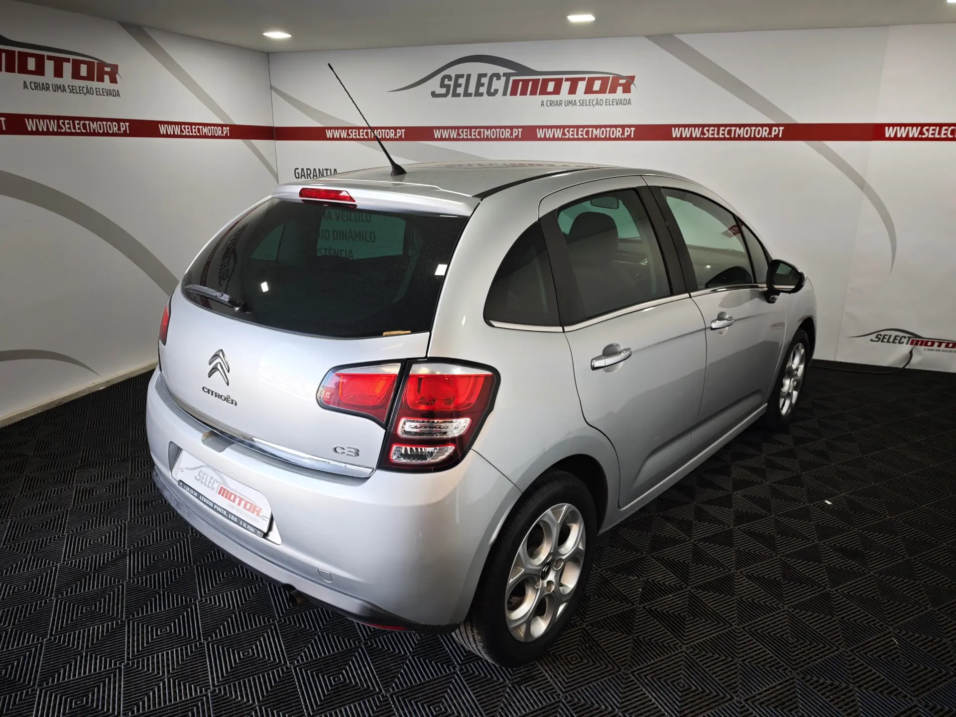 Citroen C3 1.2 PureTech Shine 6