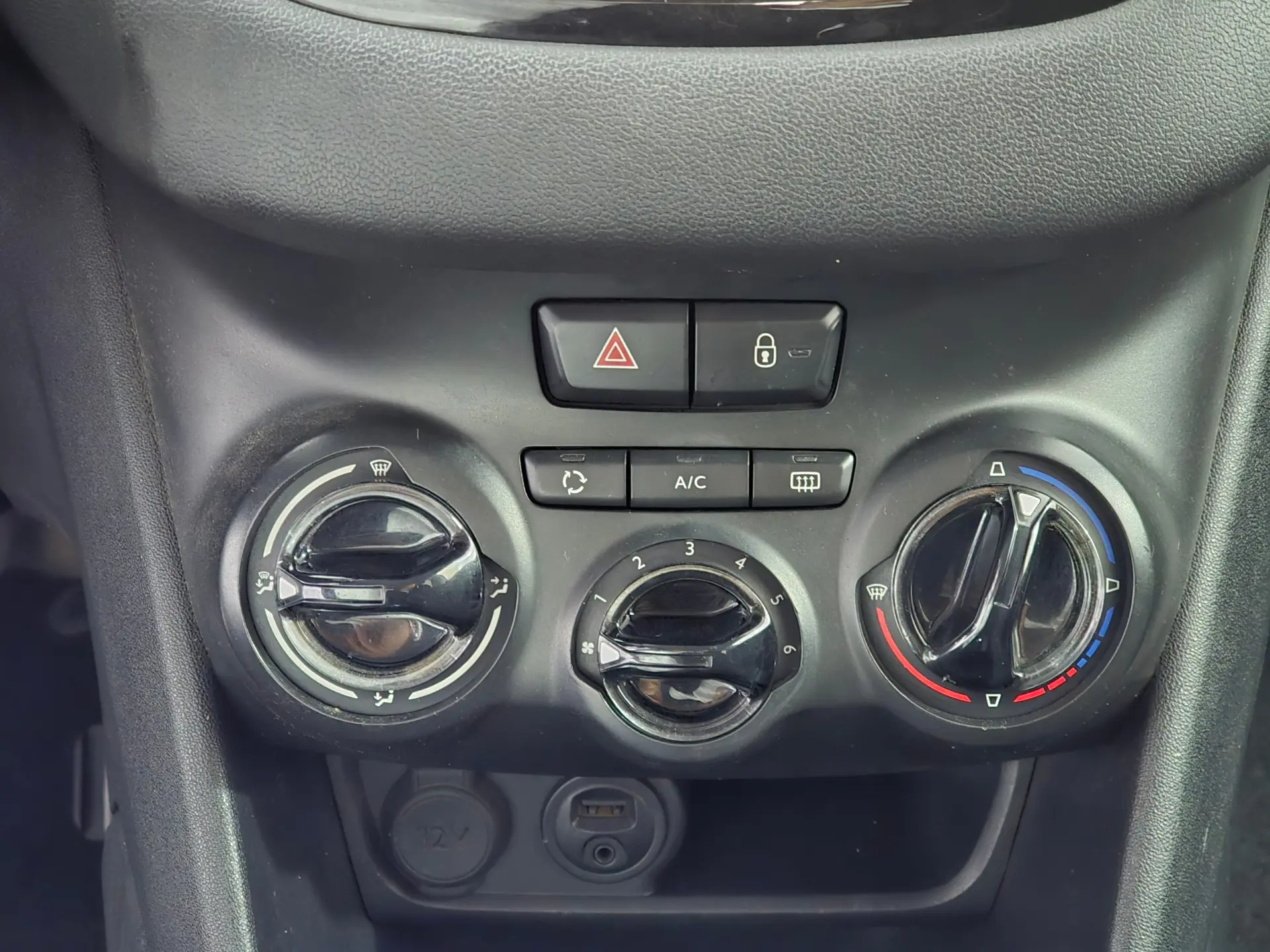 Peugeot 208 1.4 HDi Active 9