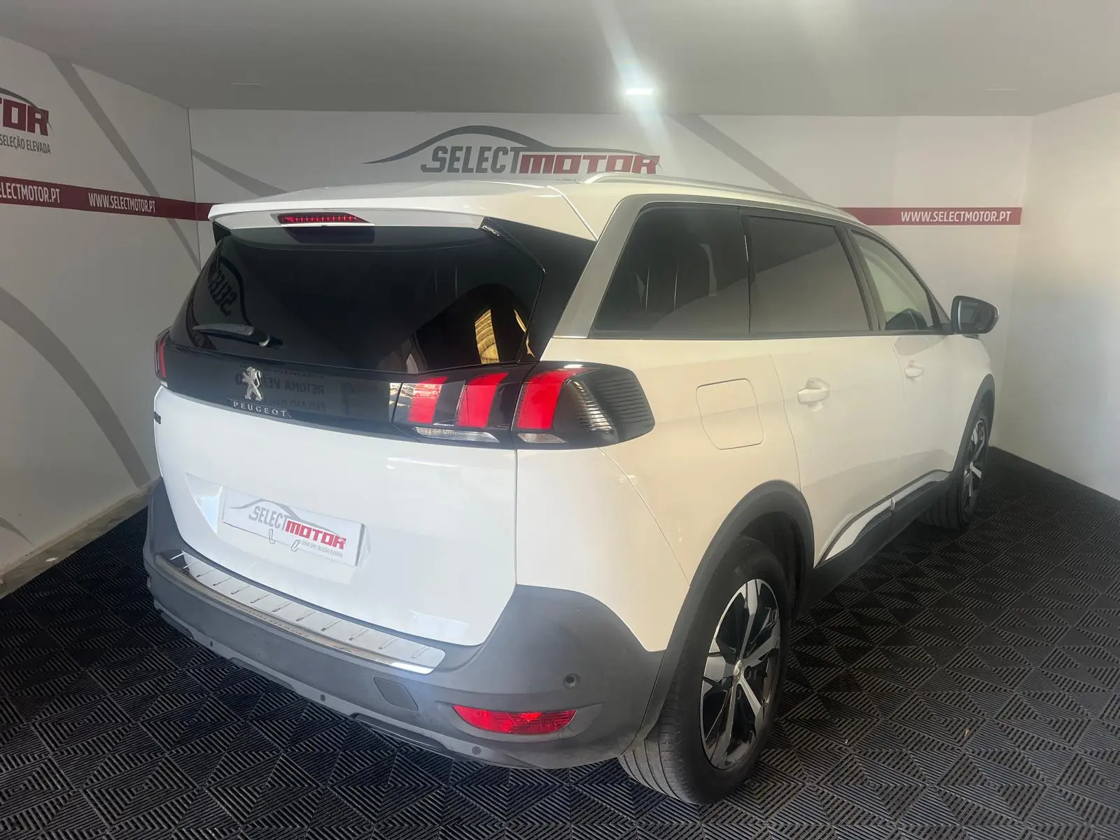 Peugeot 5008 PureTech 130 Stop & Start Allure Business-Pack 2