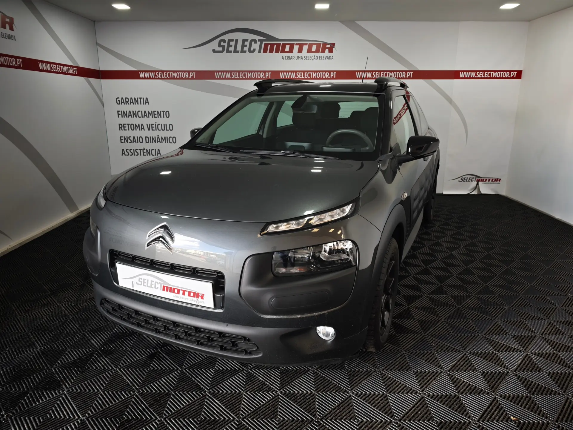 Citroen C4 Cactus 1.2 PureTech Shine 1