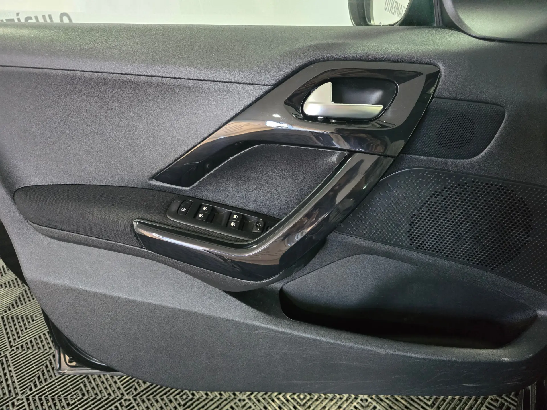 Peugeot 208 1.6 e-HDi Active 13