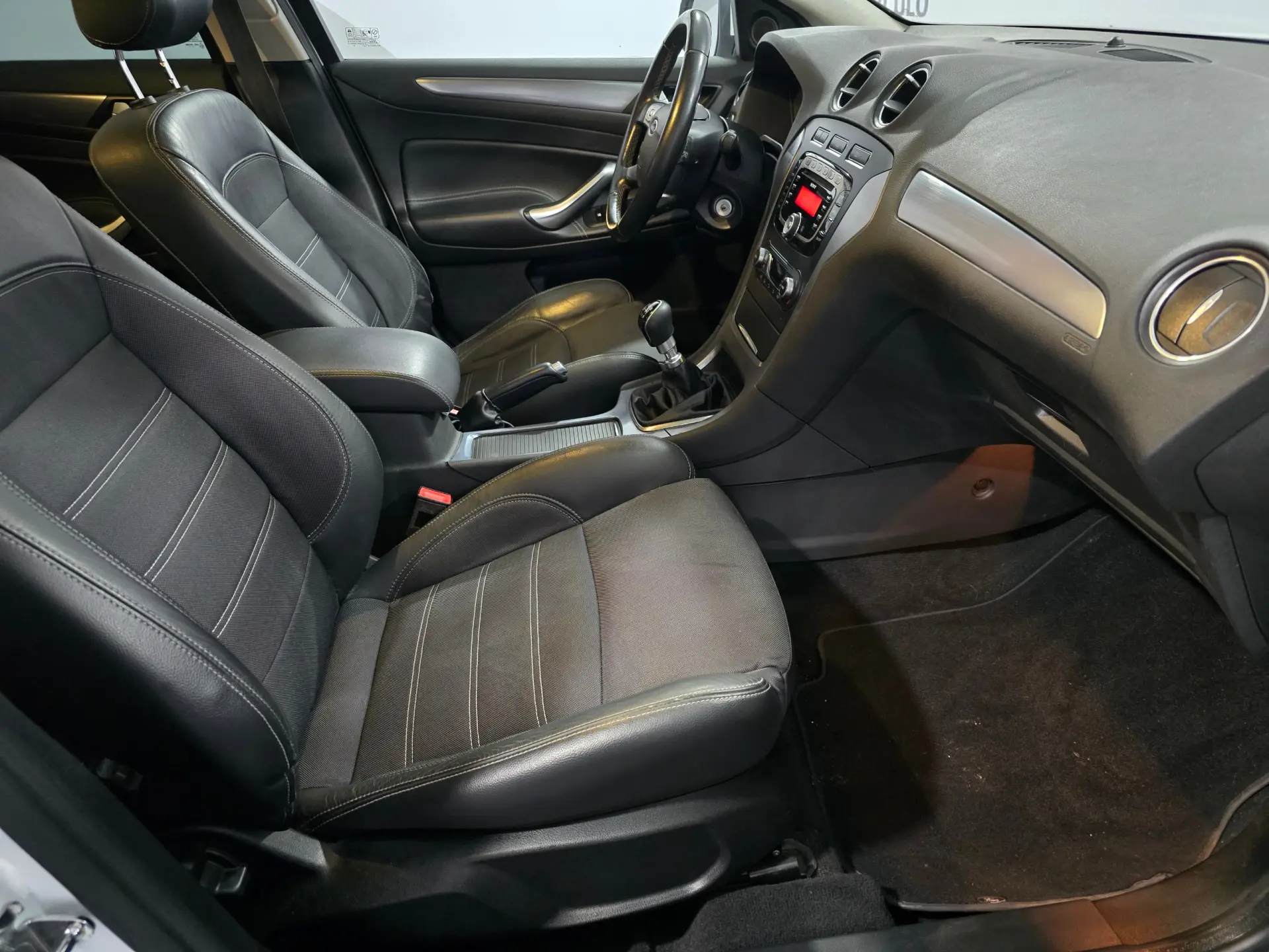 Ford Mondeo SW 1.6 TDCi Titanium 19