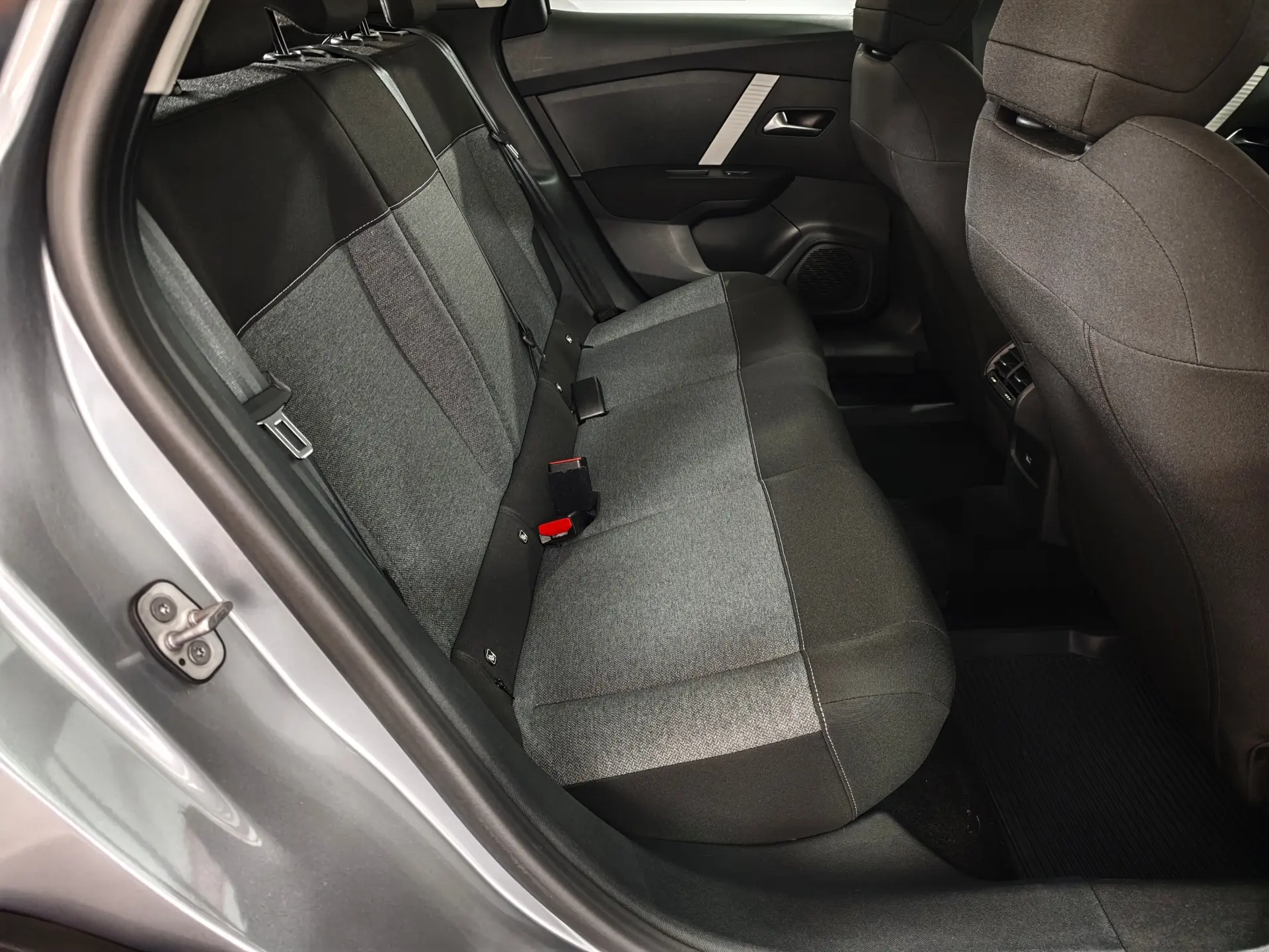 Citroen C4 1.2 PureTech Feel Pack EAT8 23
