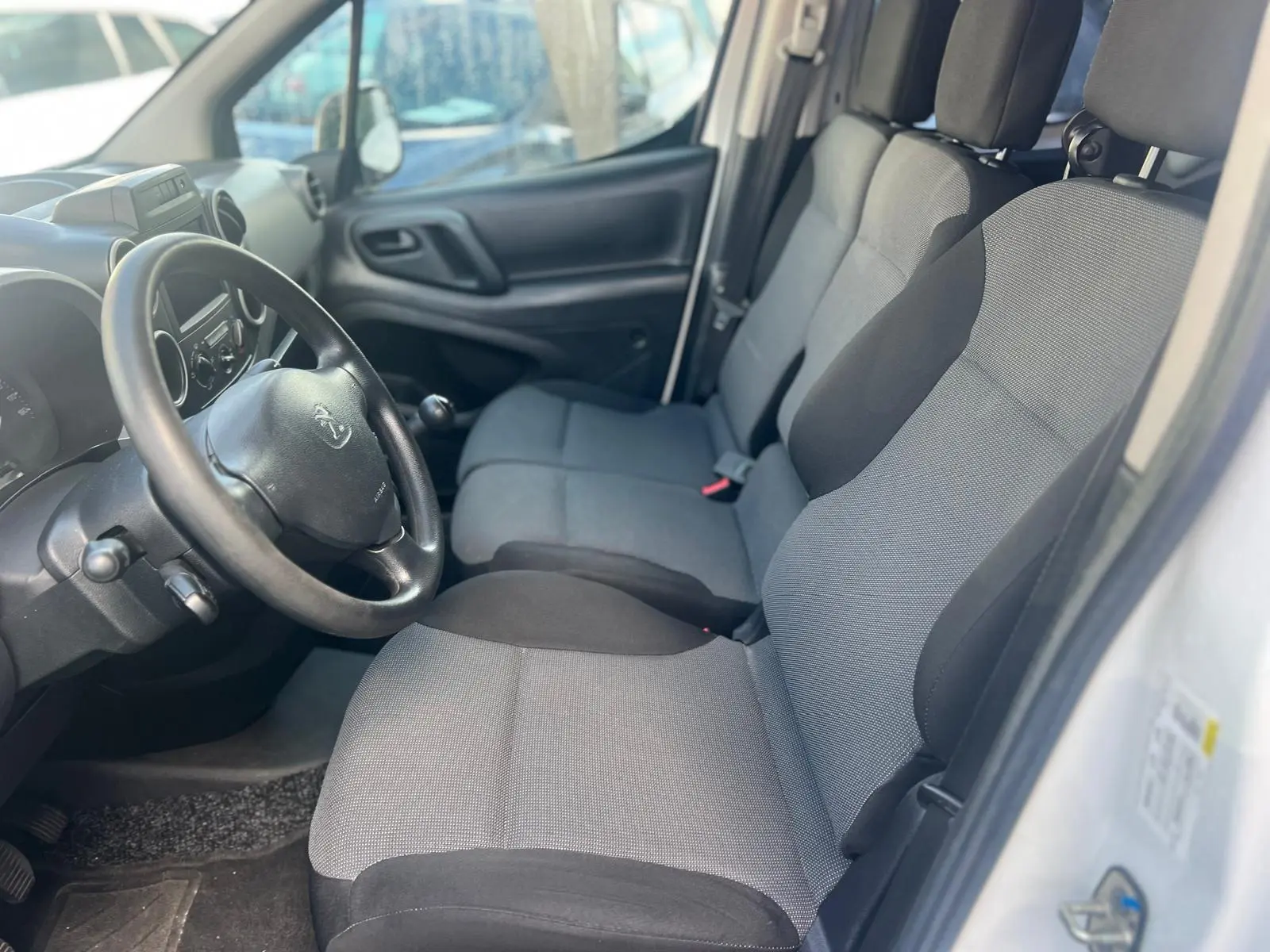 Peugeot Partner HDi 75 Esplanade 7