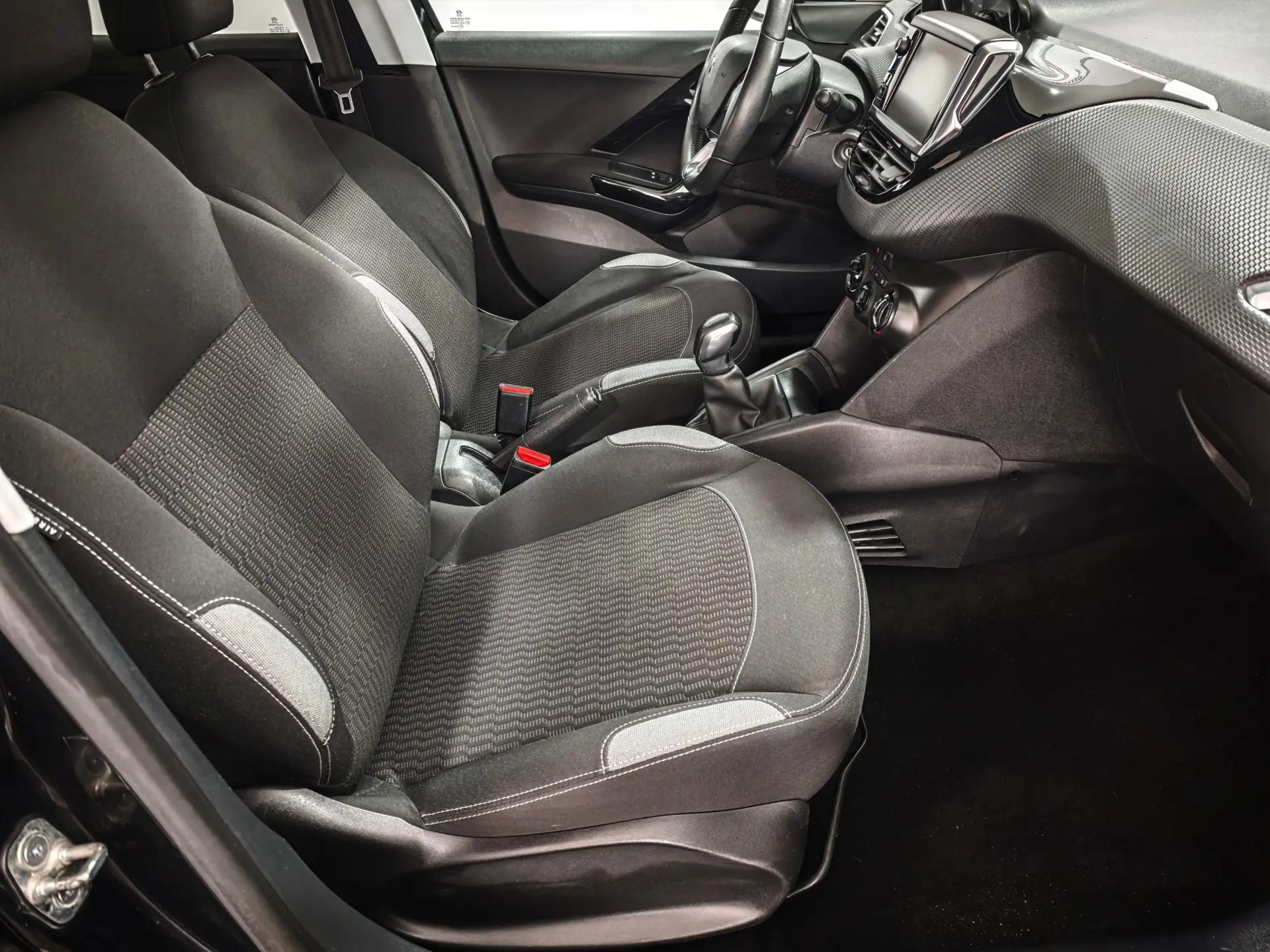 Peugeot 208 1.2 VTi Allure 22