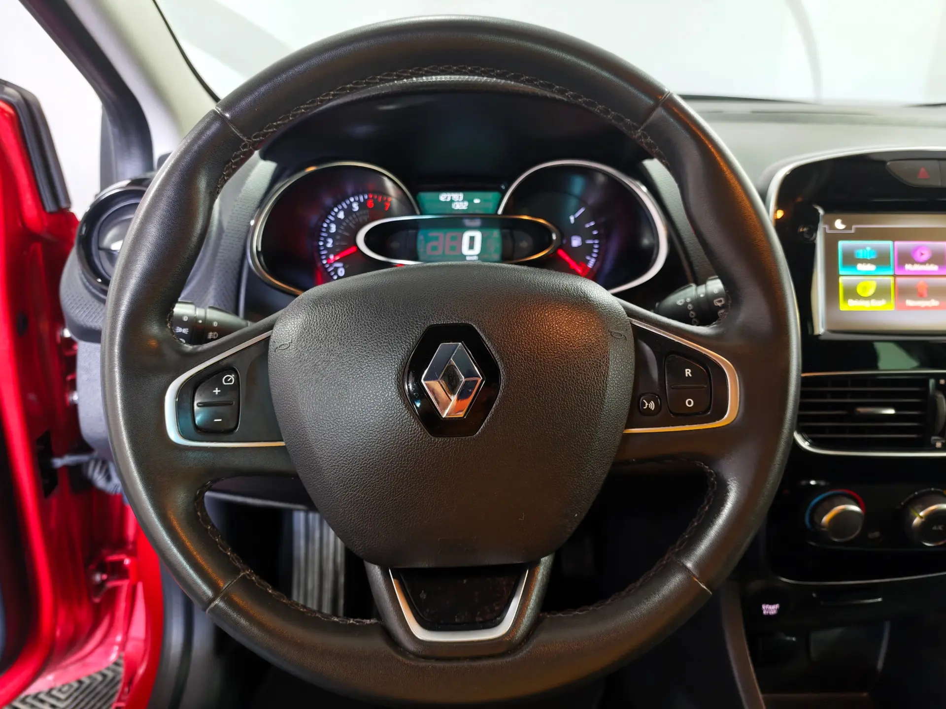 Renault Clio 0.9 TCe Limited 13