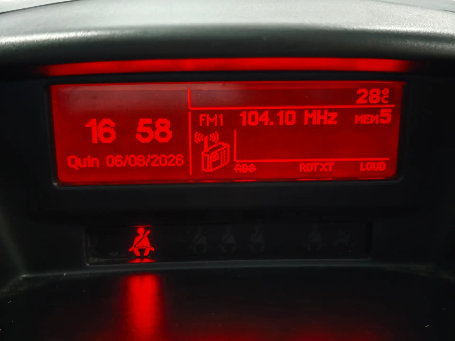 Peugeot 207 1.4 HDi Urban 8