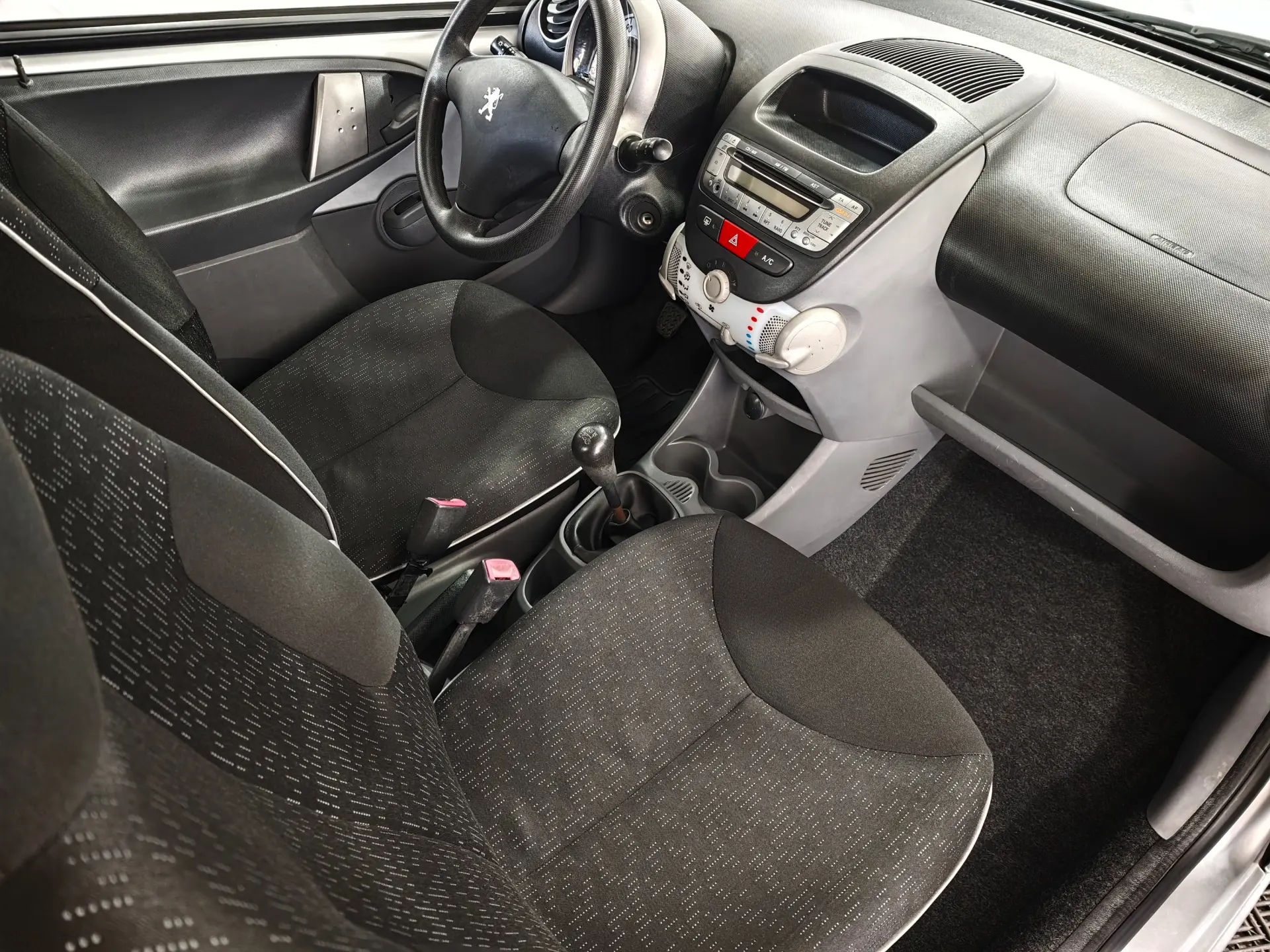 Peugeot 107 1.0 Active 22