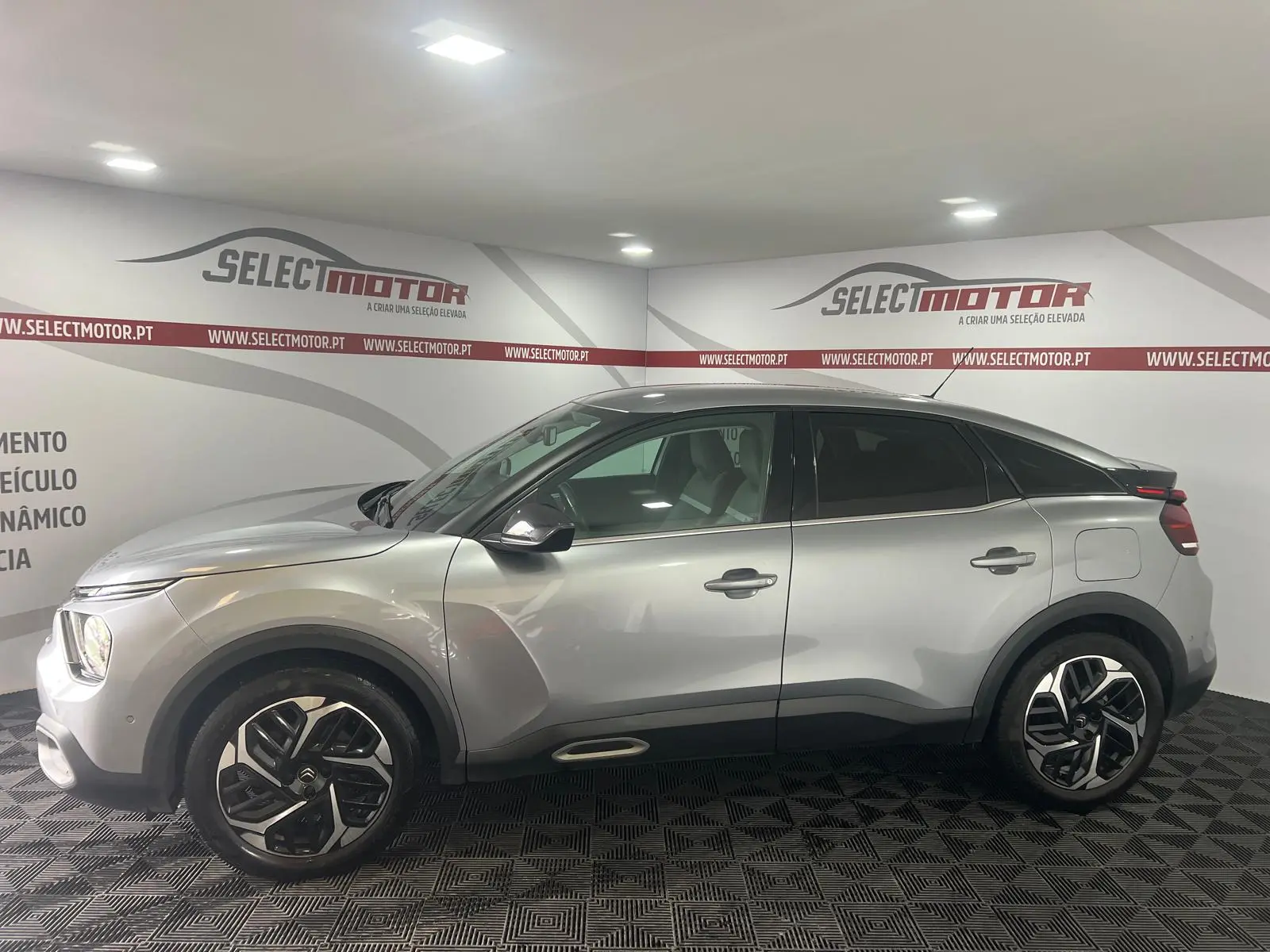 Citroën C4 1.2 PureTech Shine EAT8 3