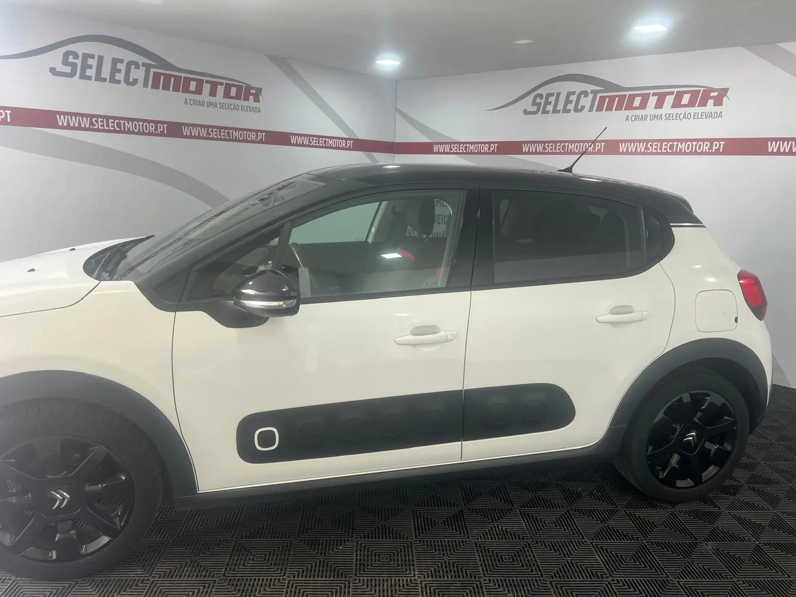 Citroen C3 1.2 PureTech Shine 3