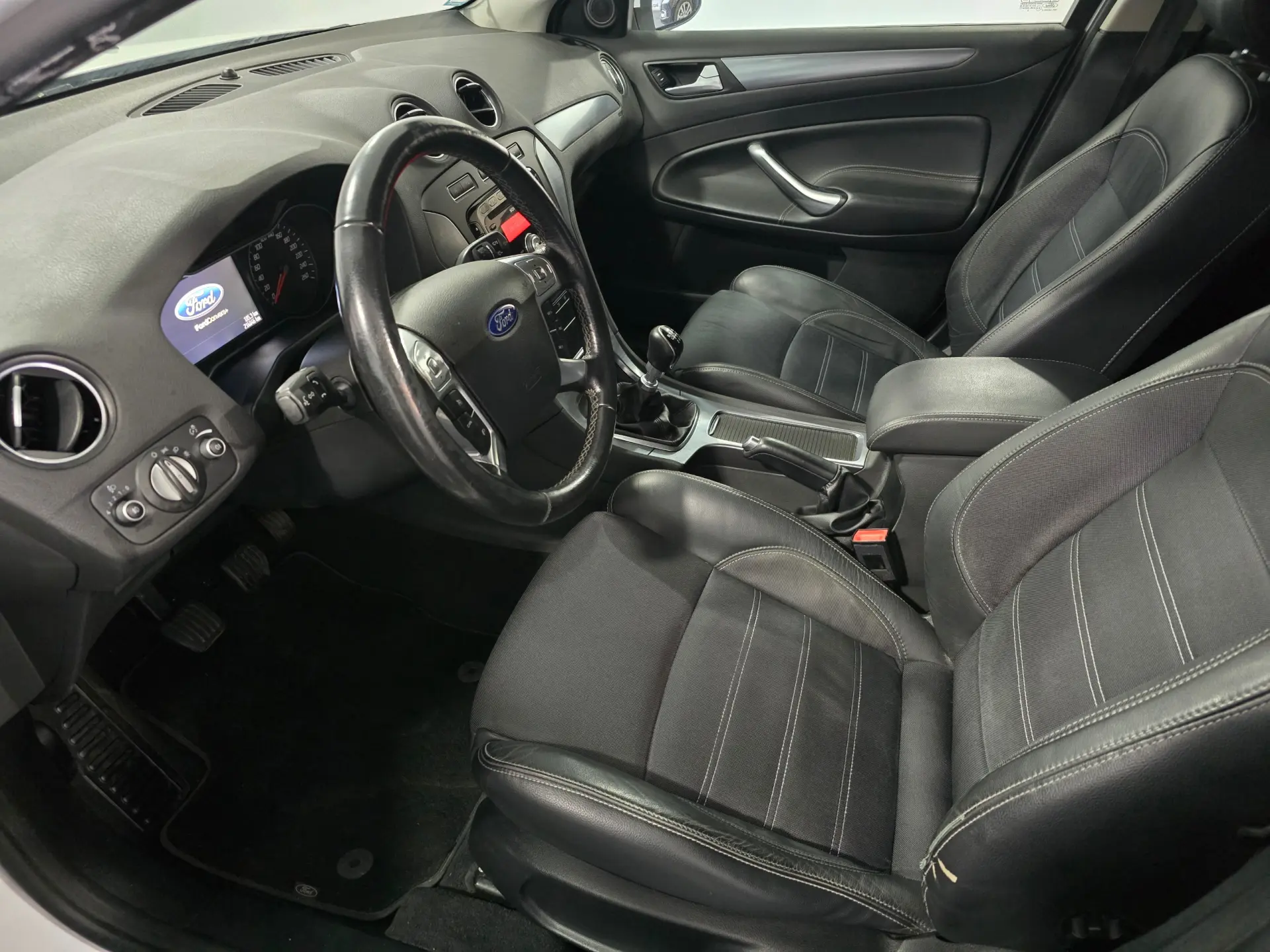 Ford Mondeo SW 1.6 TDCi Titanium 15