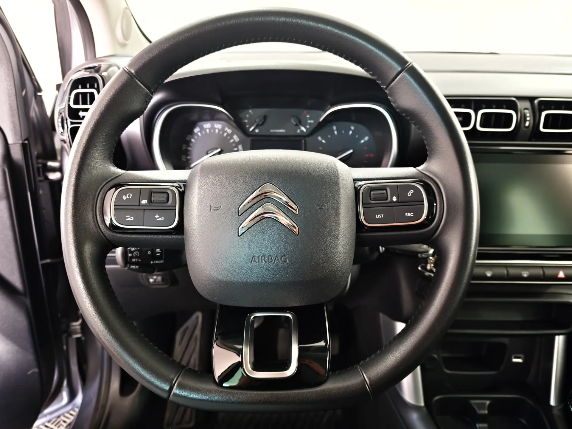 Citroen C3 Aircross 1.2 PureTech Shine 14
