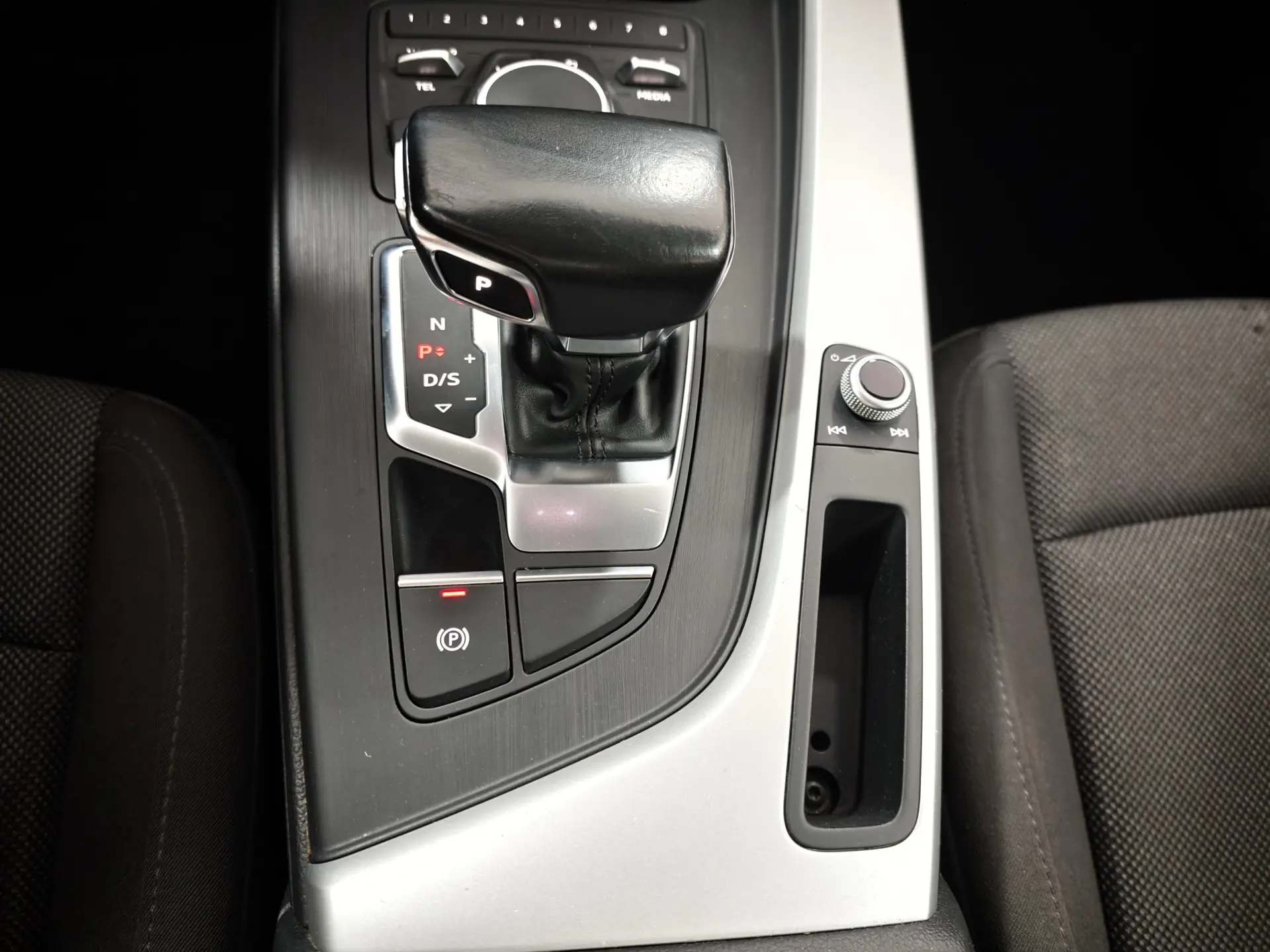 Audi A4 Avant 2.0 TDI Advance S tronic 14