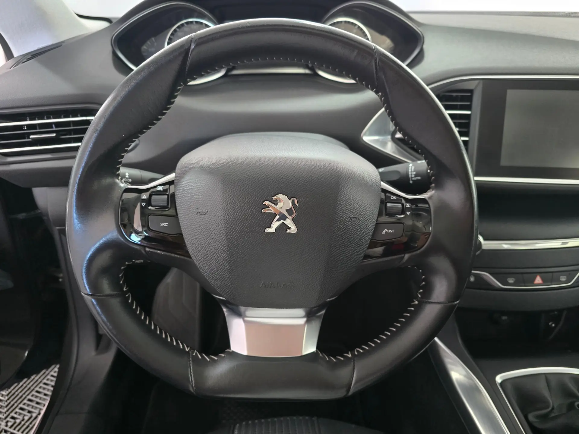 Peugeot 308 1.2 PureTech Allure Pack 12