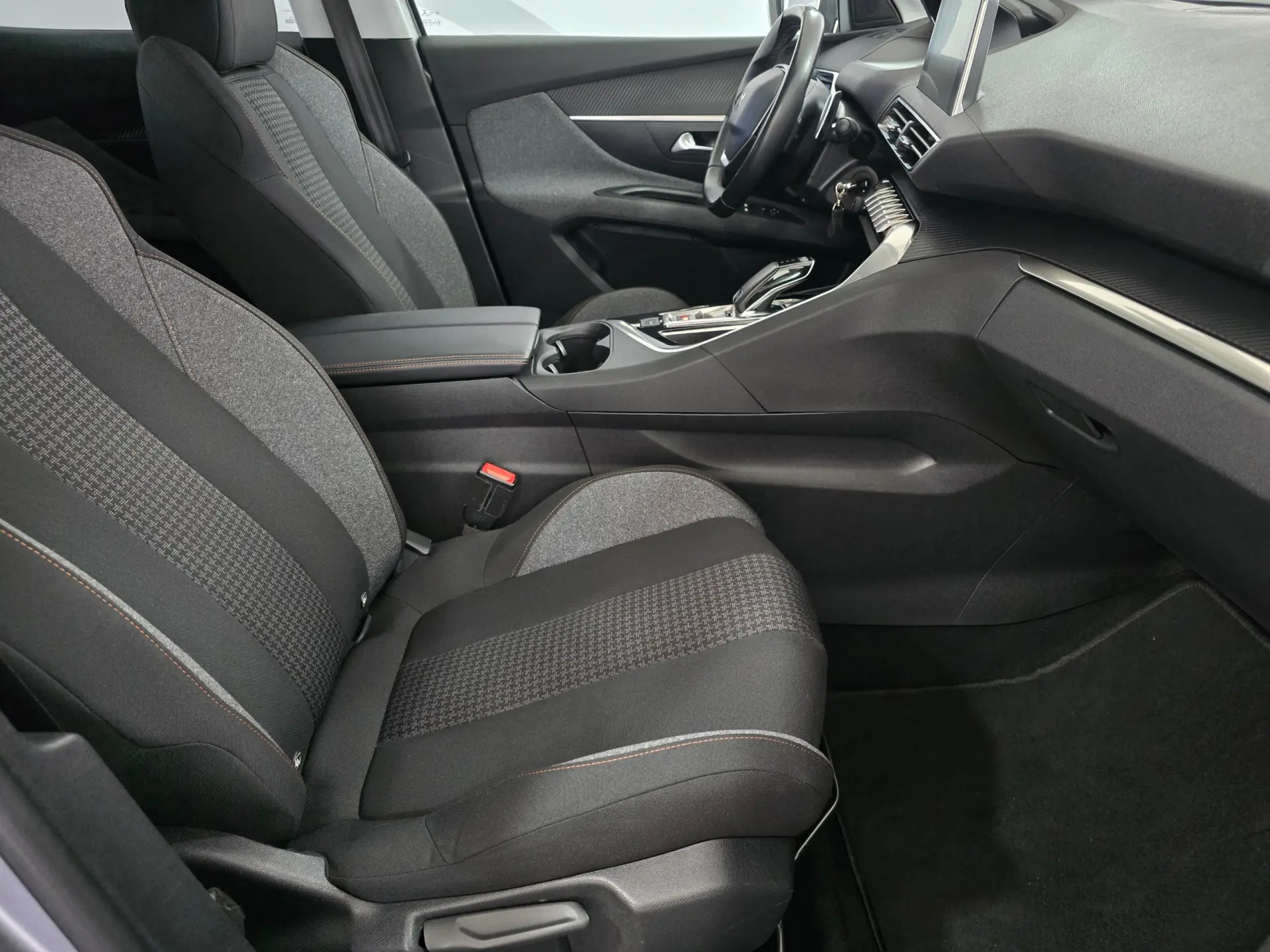 Peugeot 3008 PureTech 130 Stop & Start GPF EAT8 Active Pack 21