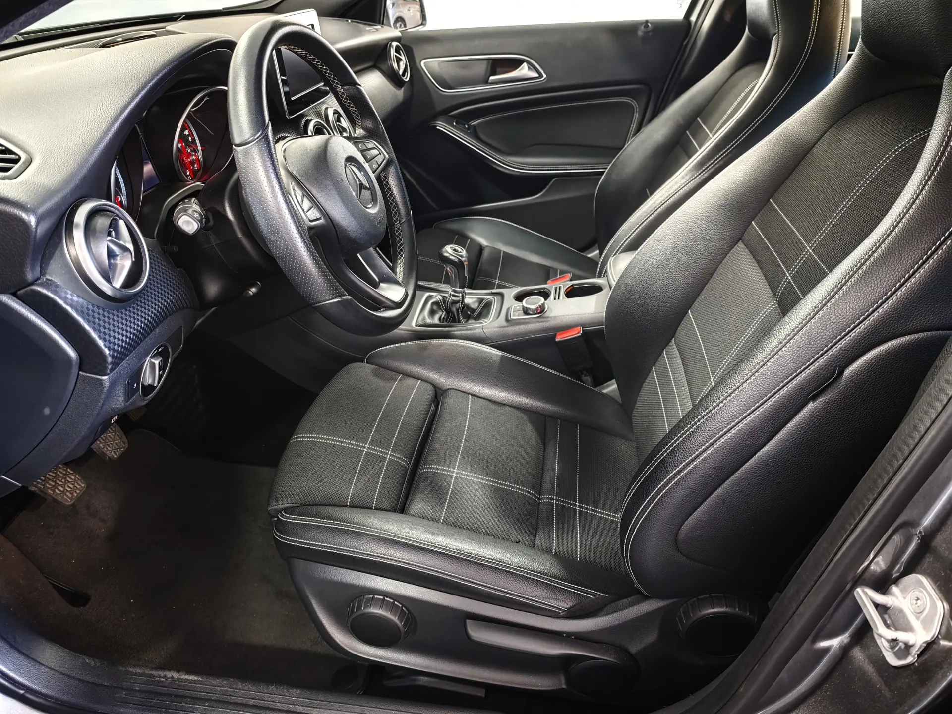 Mercedes-Benz A 180 d Style 19