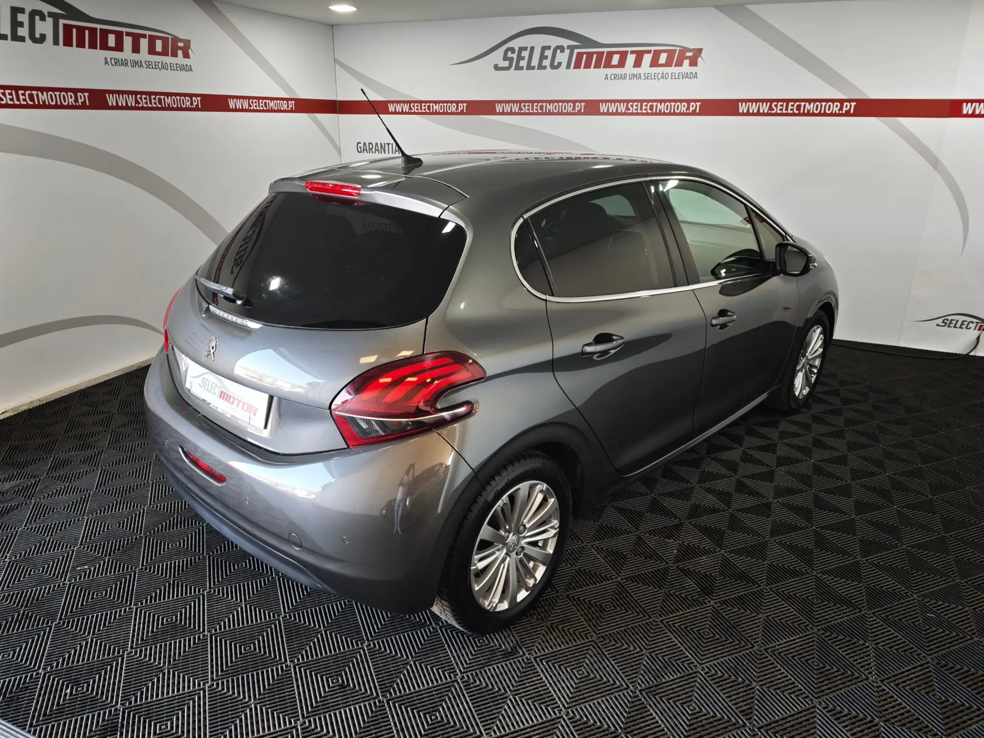 Peugeot 208 1.2 PureTech Allure 6