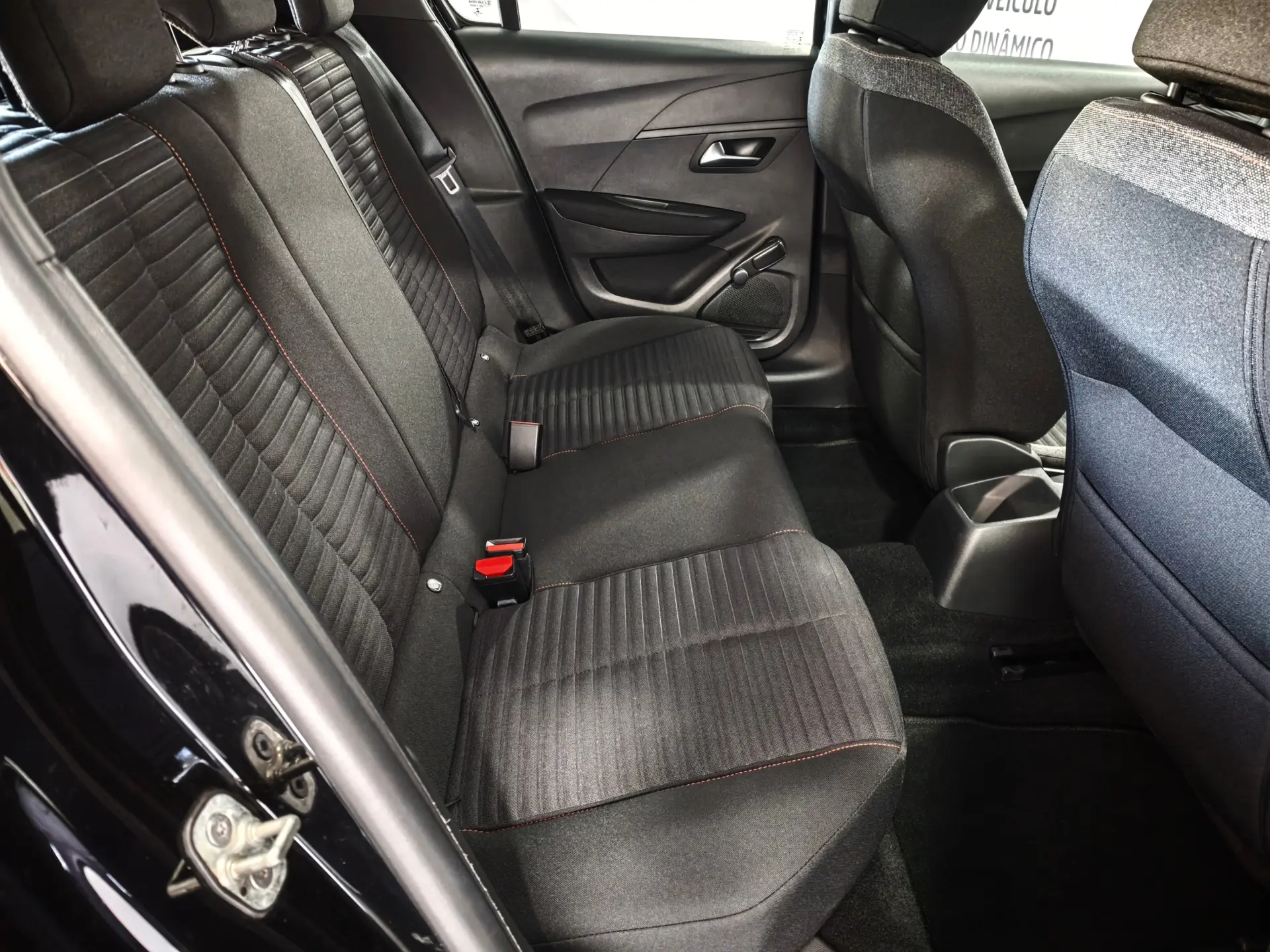 Peugeot 208 1.2 PureTech Active 21
