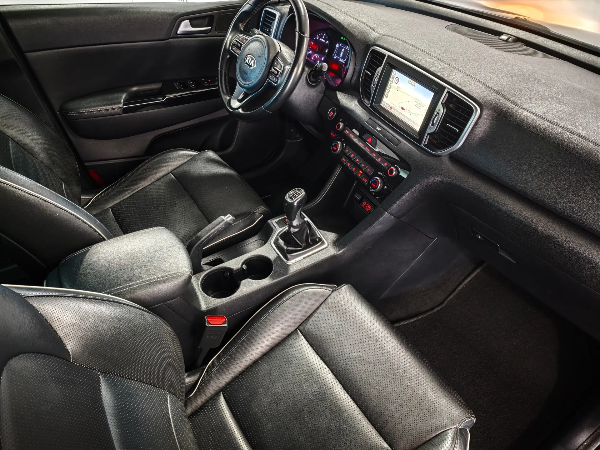 Kia Sportage 1.6 CRDI ISG SX 26