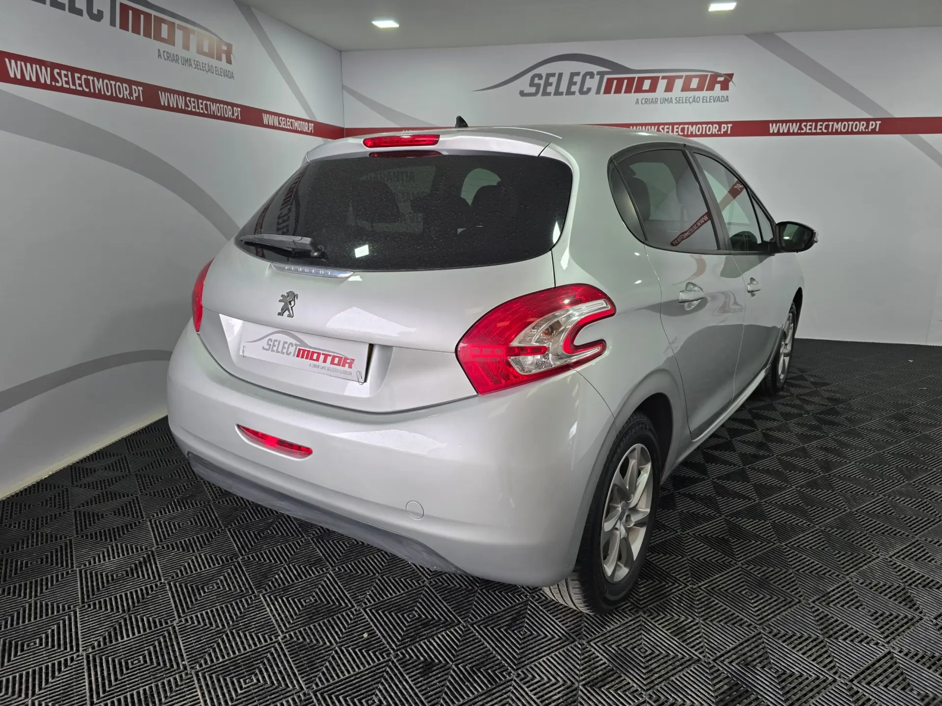 Peugeot 208 1.4 HDi Active 5