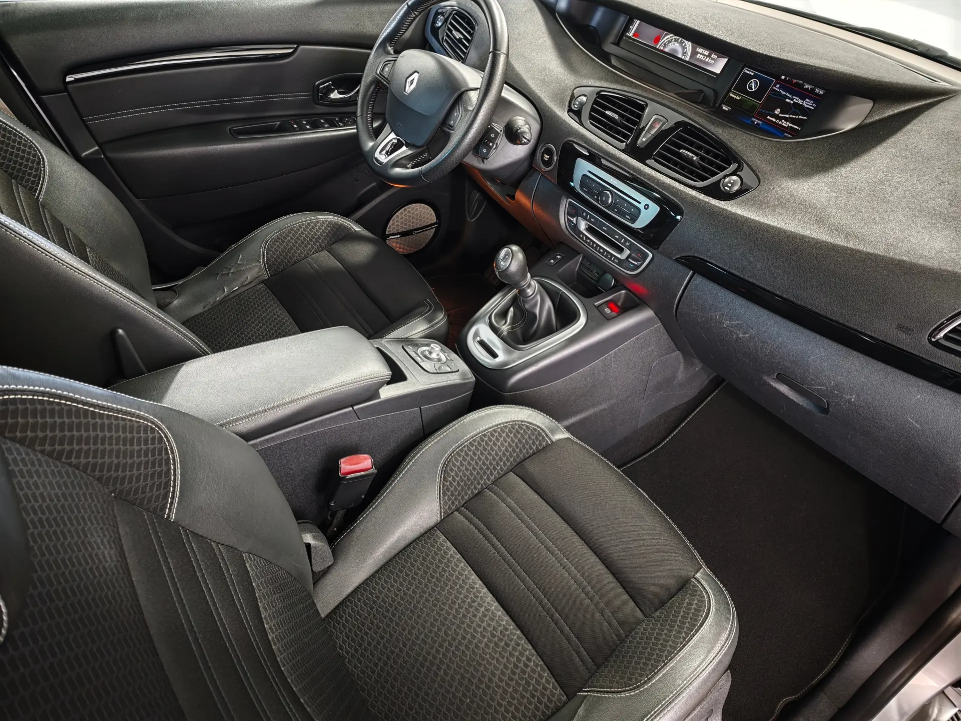Renault Grand Scénic 1.5 dCi Bose Edition SS 26