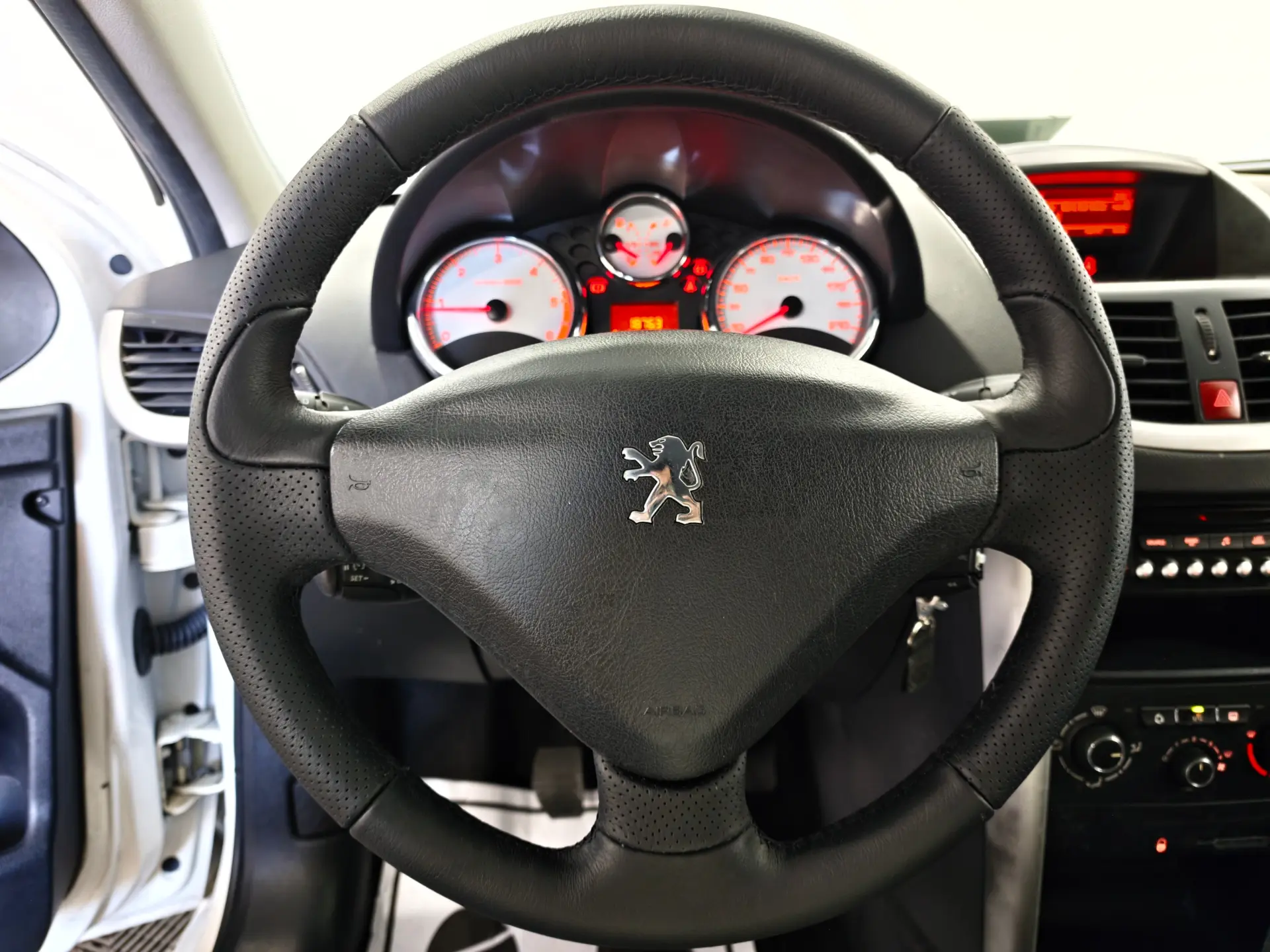 Peugeot 207 1.4 HDi Urban 14