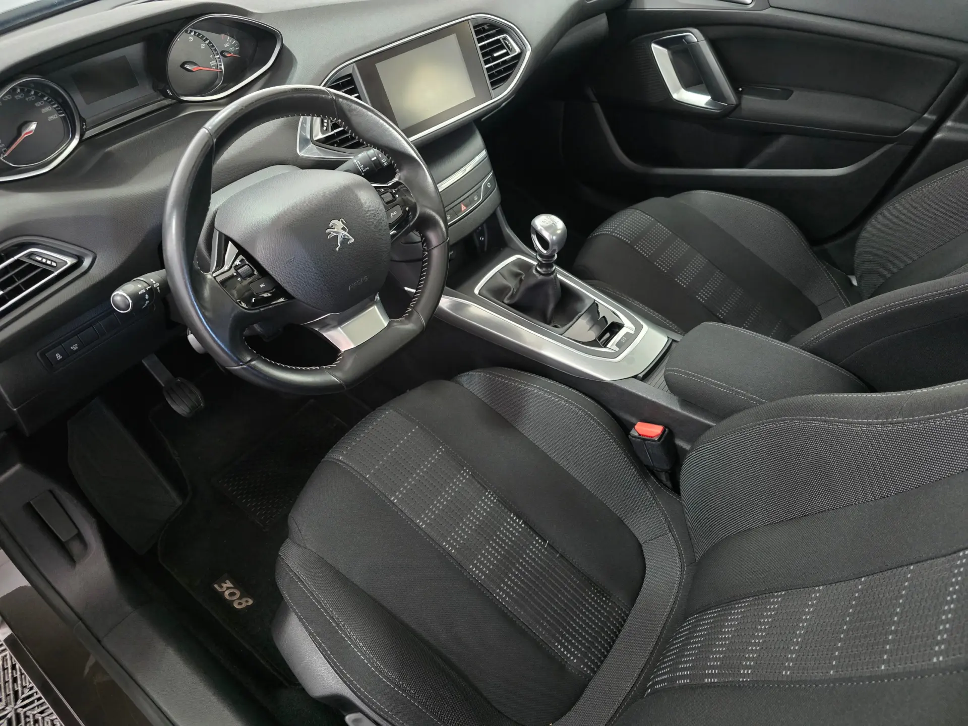 Peugeot 308 1.2 PureTech Allure Pack 17
