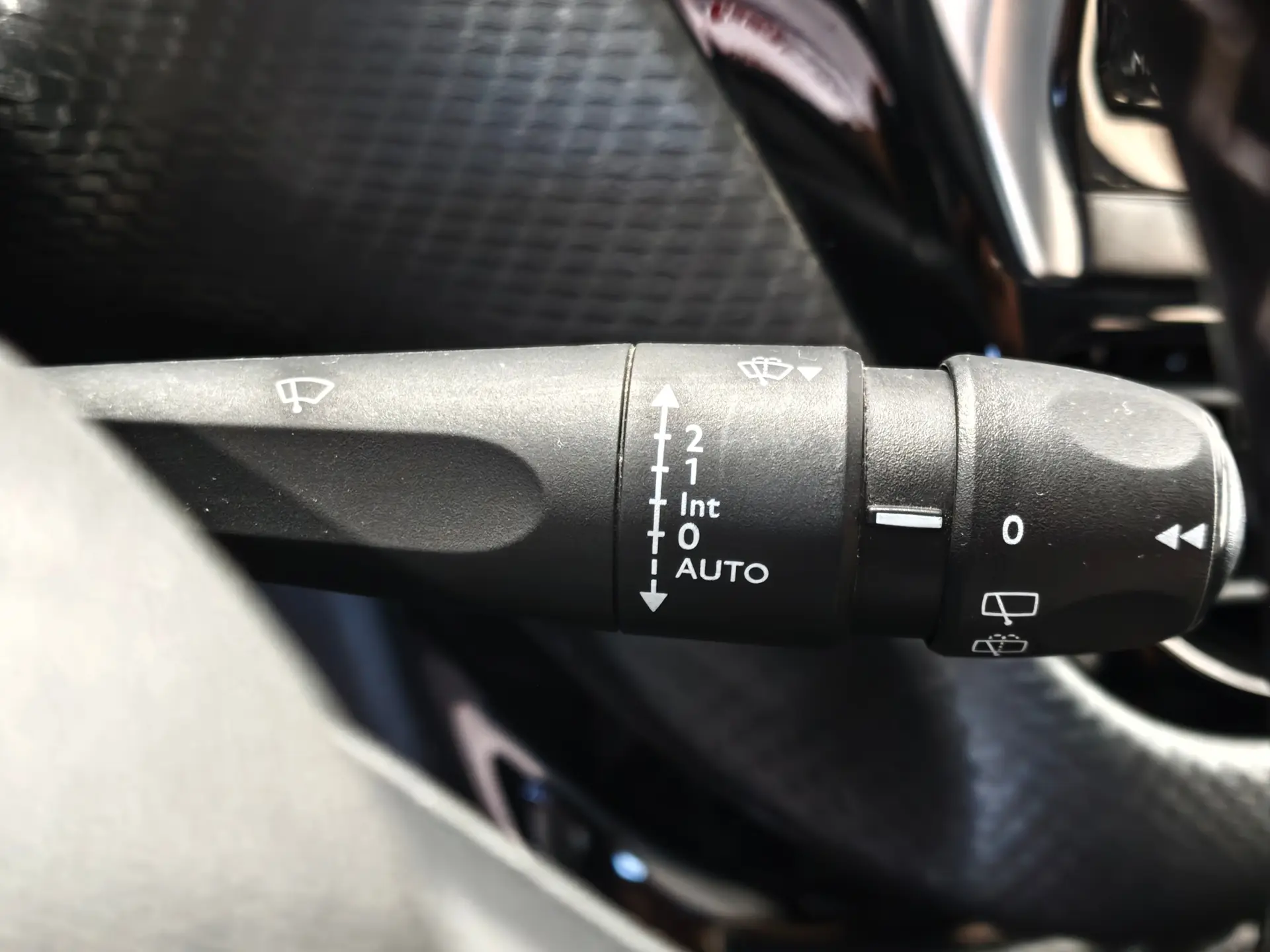 Peugeot 208 1.2 PureTech Allure 15