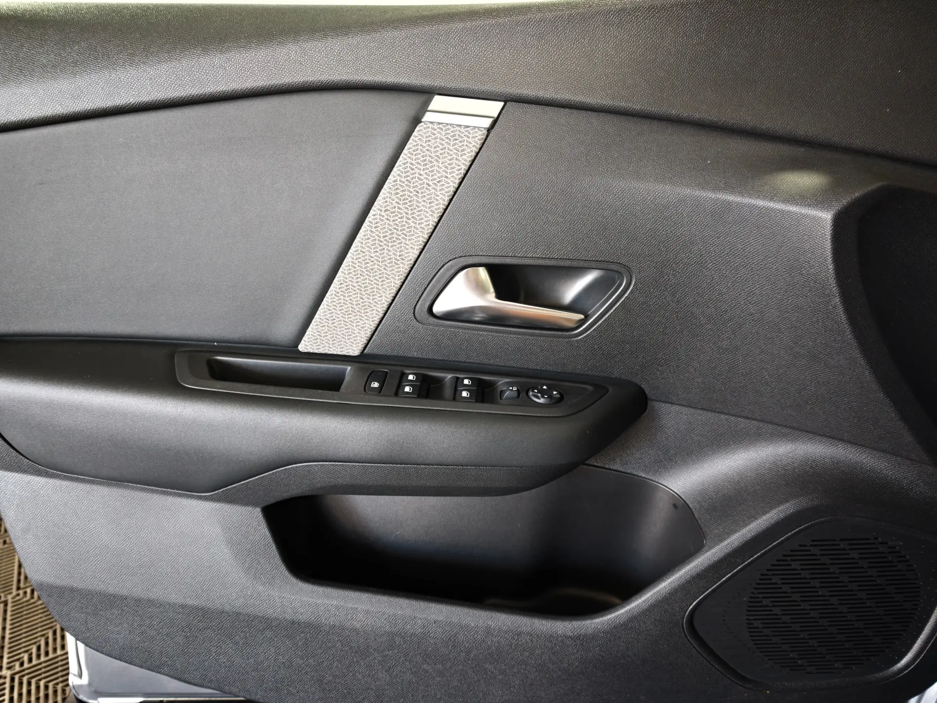 Citroen C4 PureTech 130 Stop&Start EAT8 FEEL PACK 22