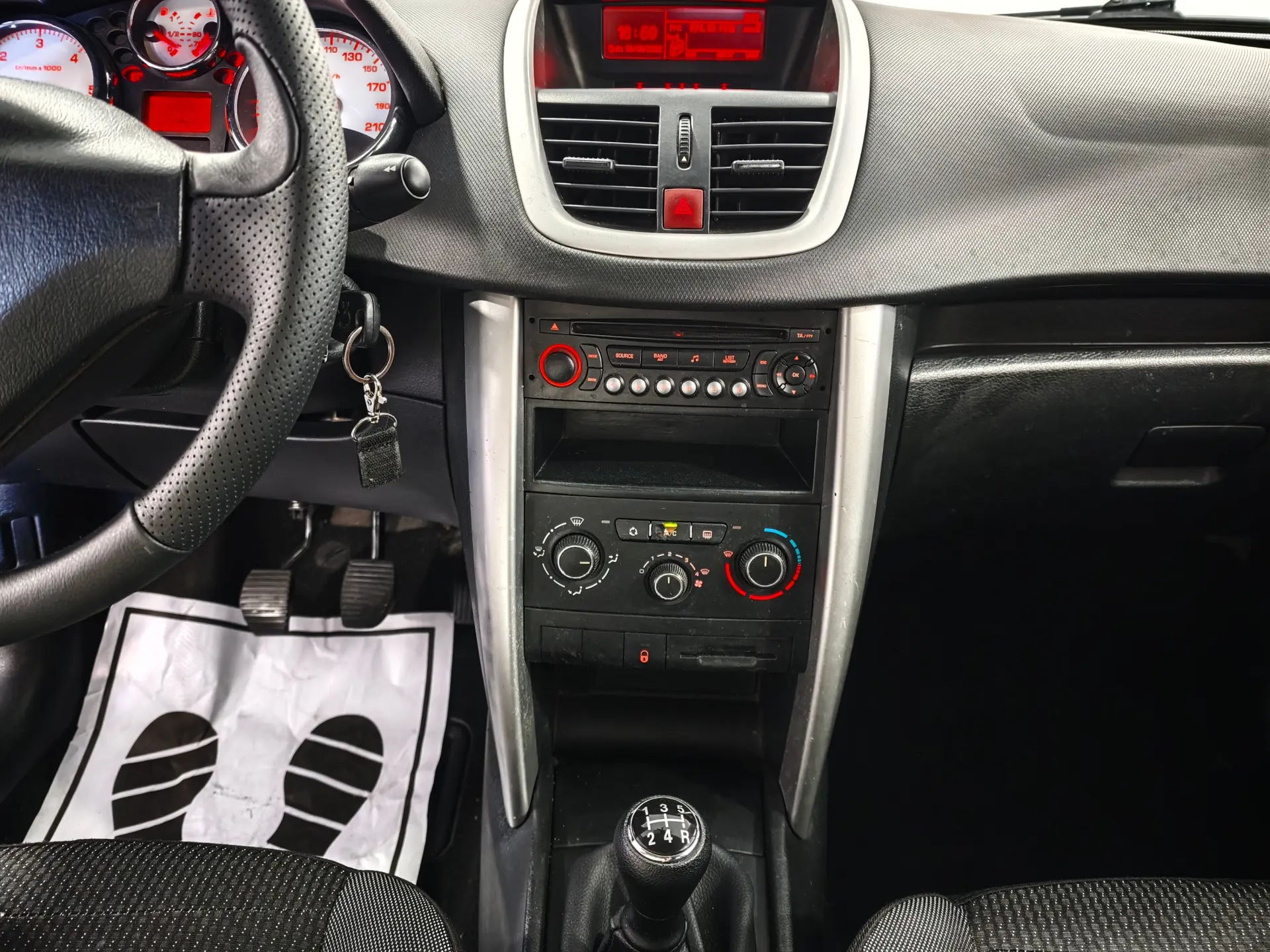 Peugeot 207 1.4 HDi Urban 13