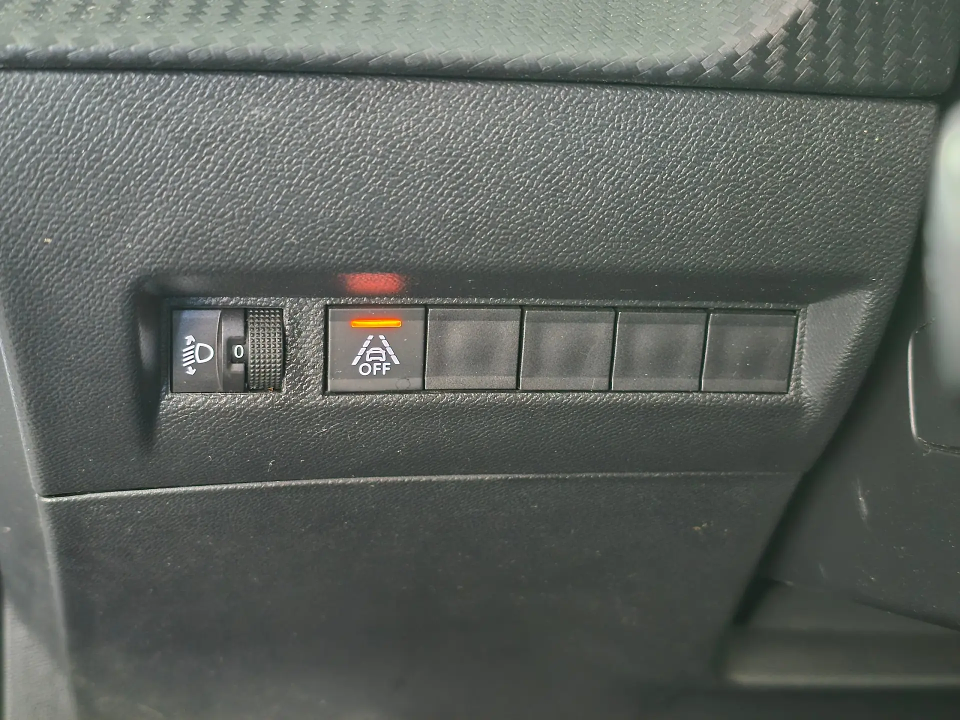 Peugeot 2008 1.2 PureTech Allure 16