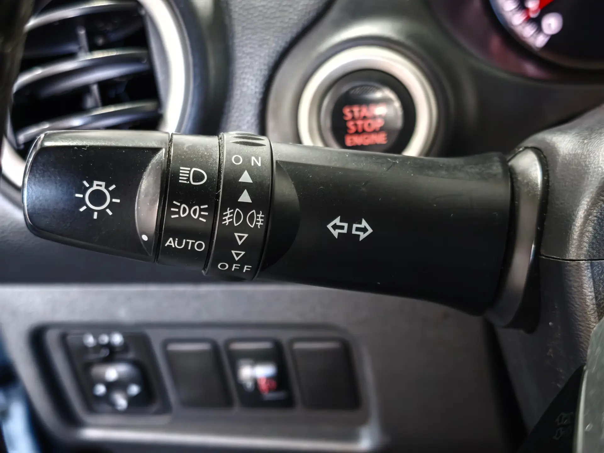 Mitsubishi Space Star 1.2 Intense 14
