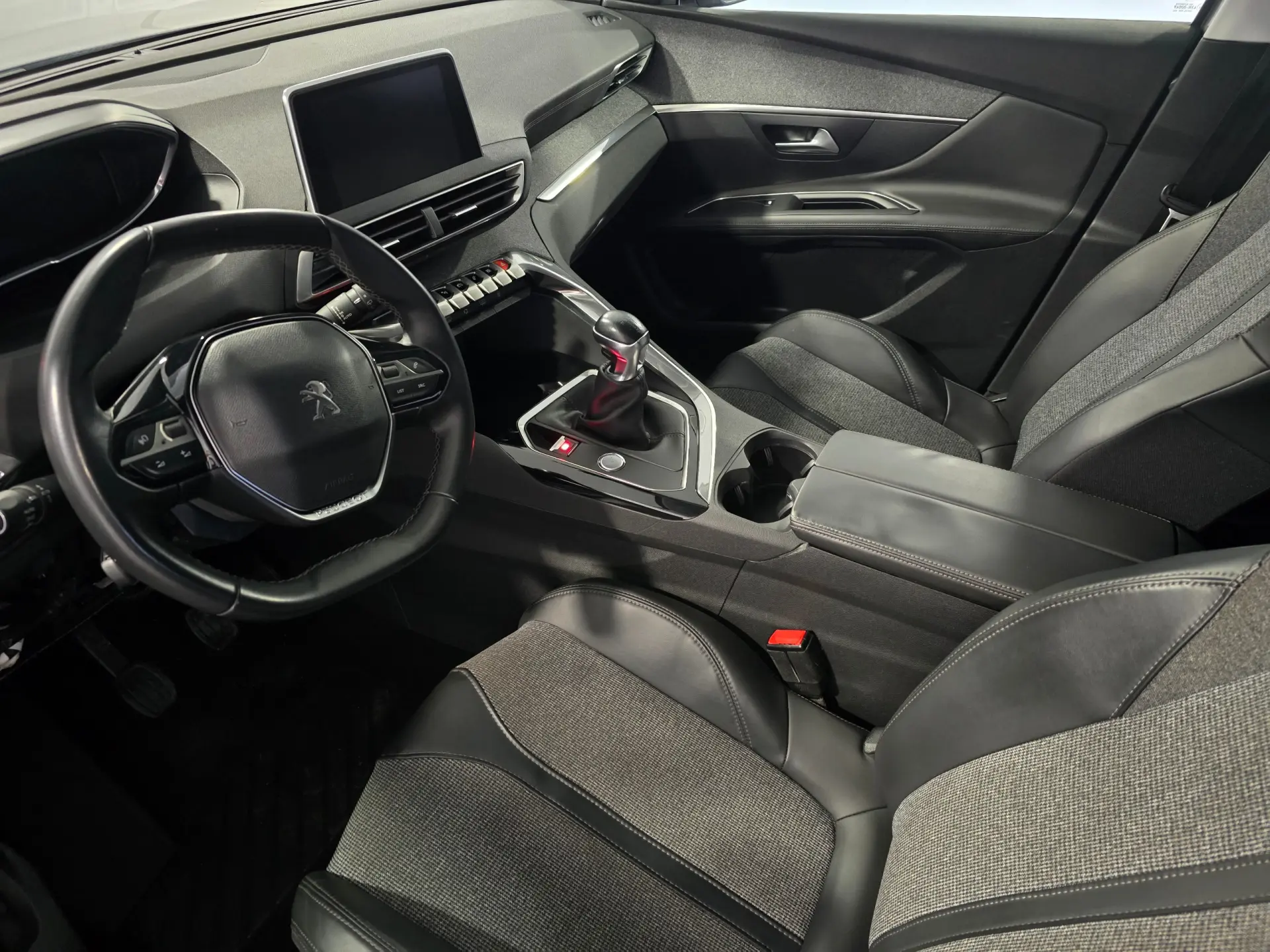 Peugeot 3008 1.2 PureTech Active Pack 18