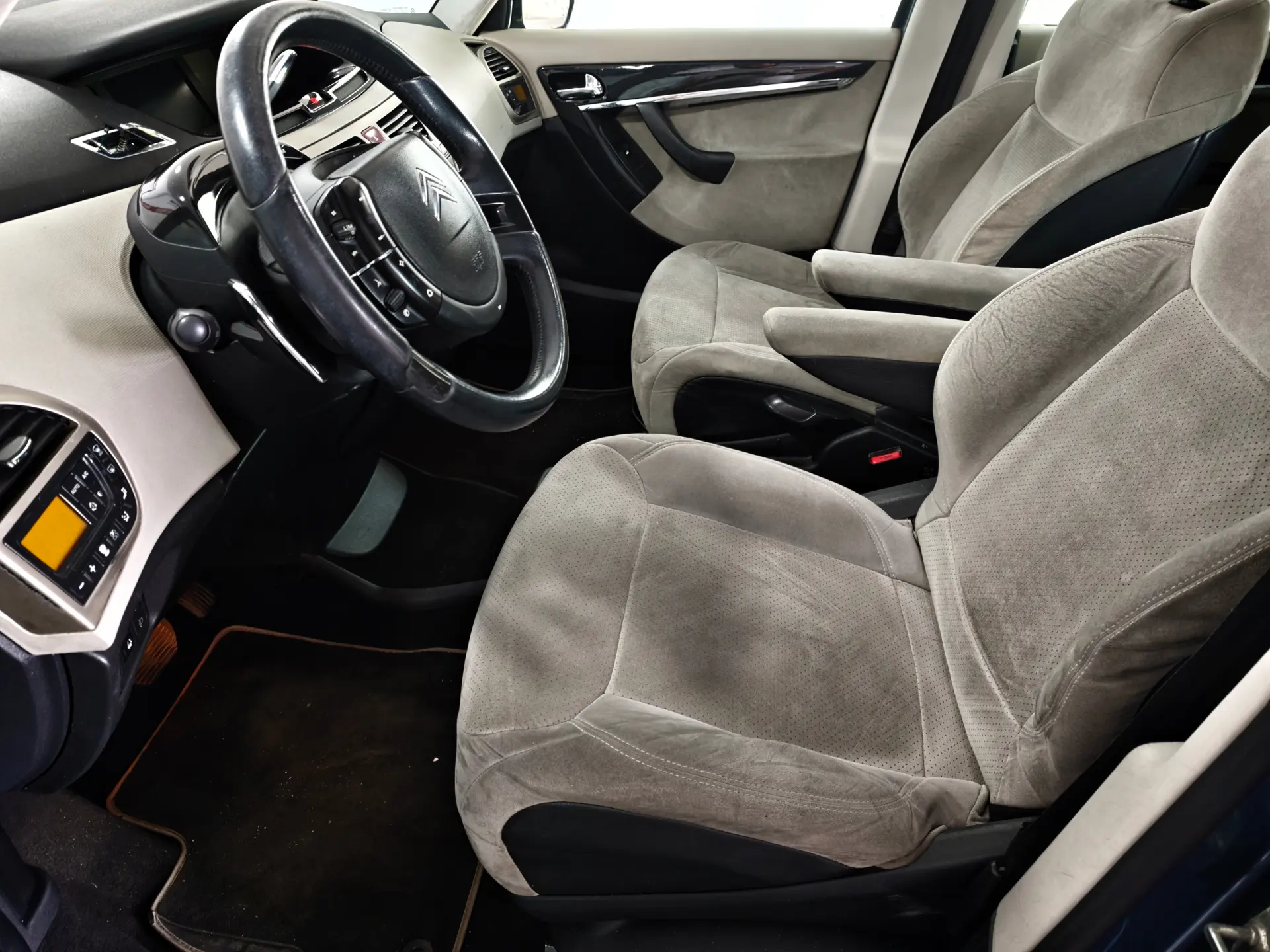 Citroen C4 Grand Picasso 1.6 HDi Exclusive CMP6 16