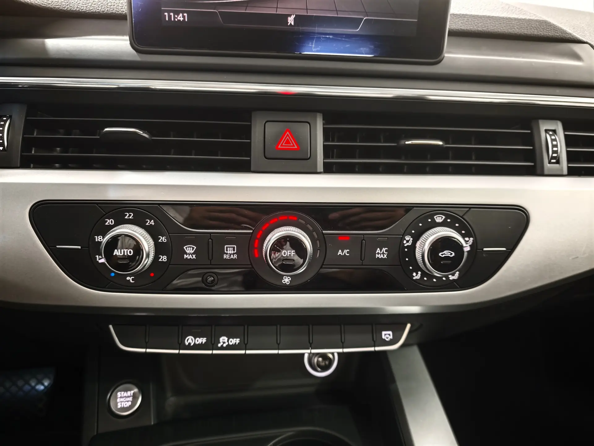 Audi A4 Avant 2.0 TDI Advance S tronic 11